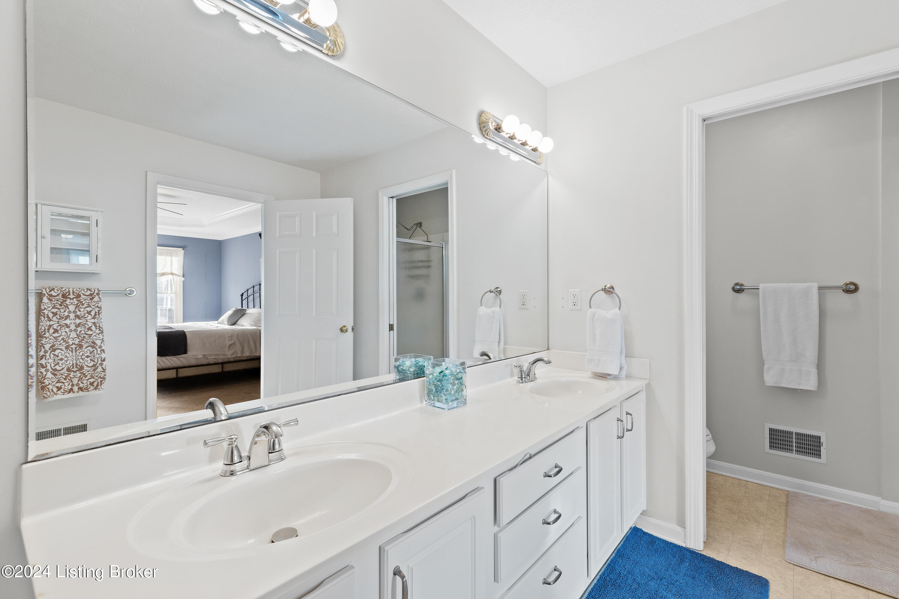 4305 Wooded Bend Way