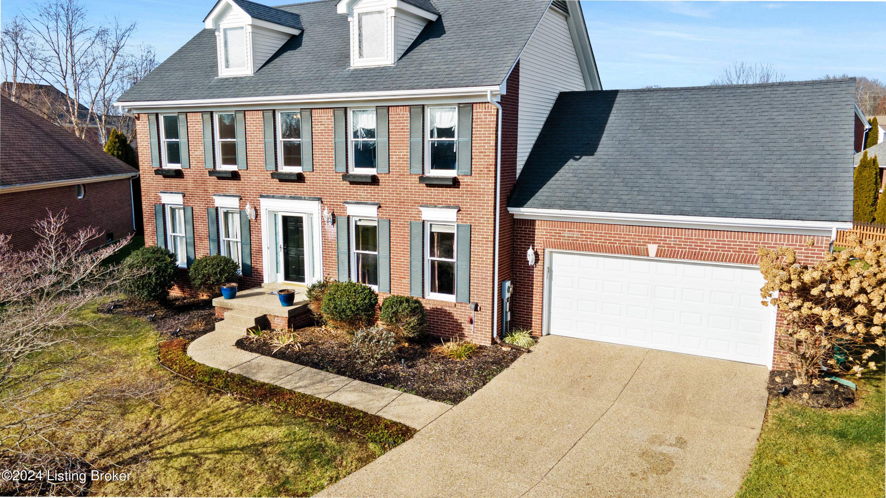 4305 Wooded Bend Way