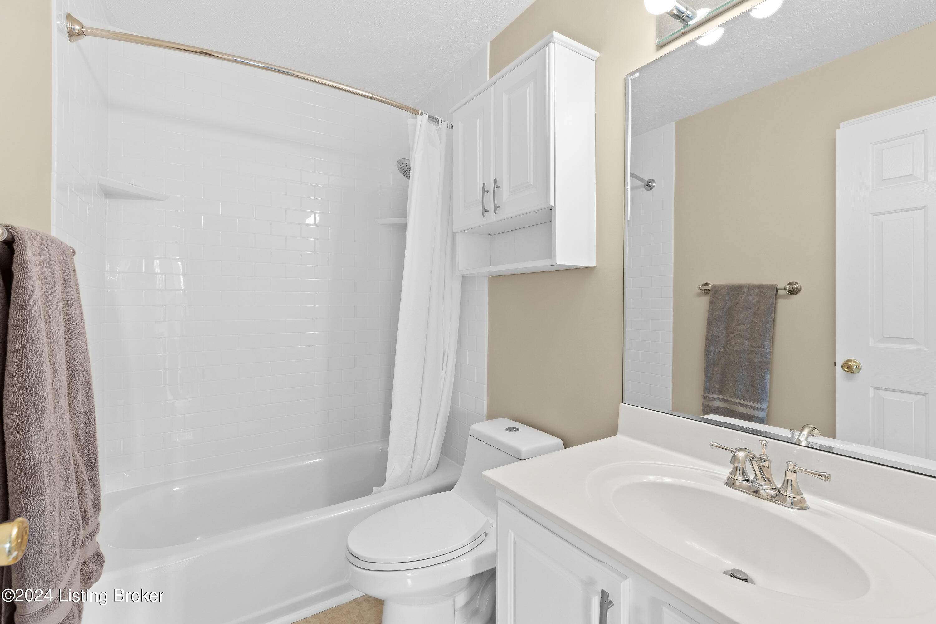 4305 Wooded Bend Way