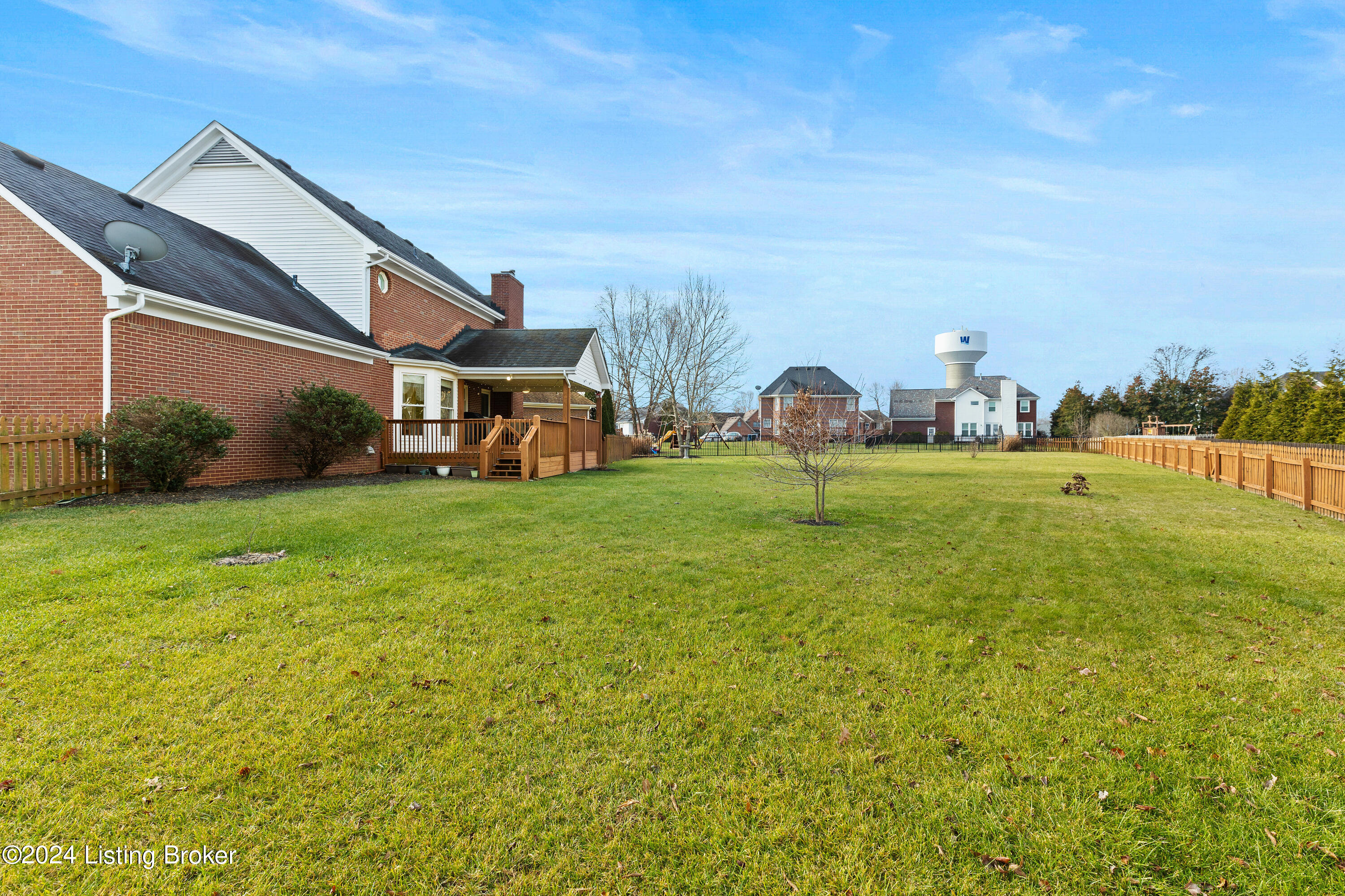 4305 Wooded Bend Way