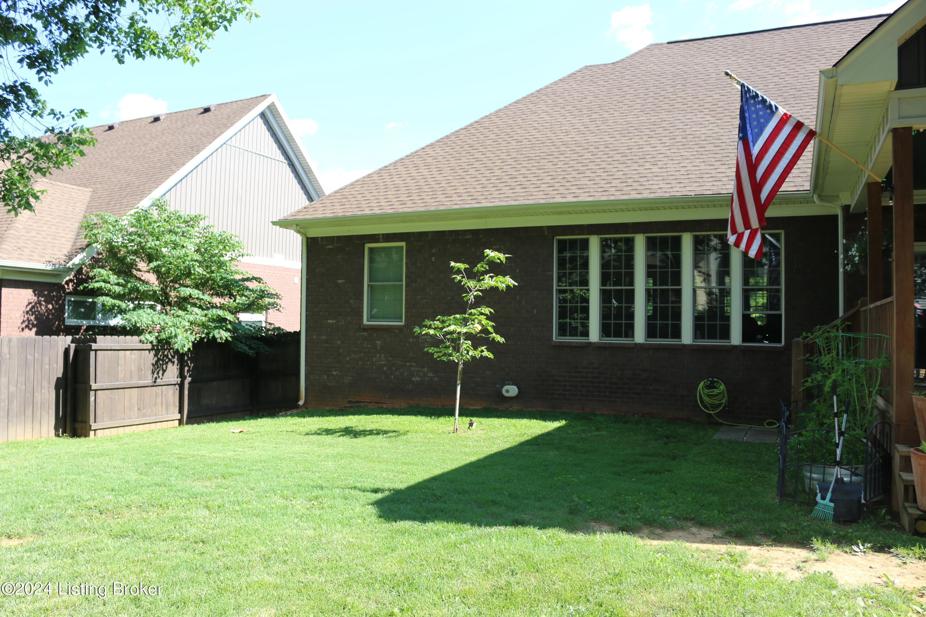 10507 Holly Berry Dr