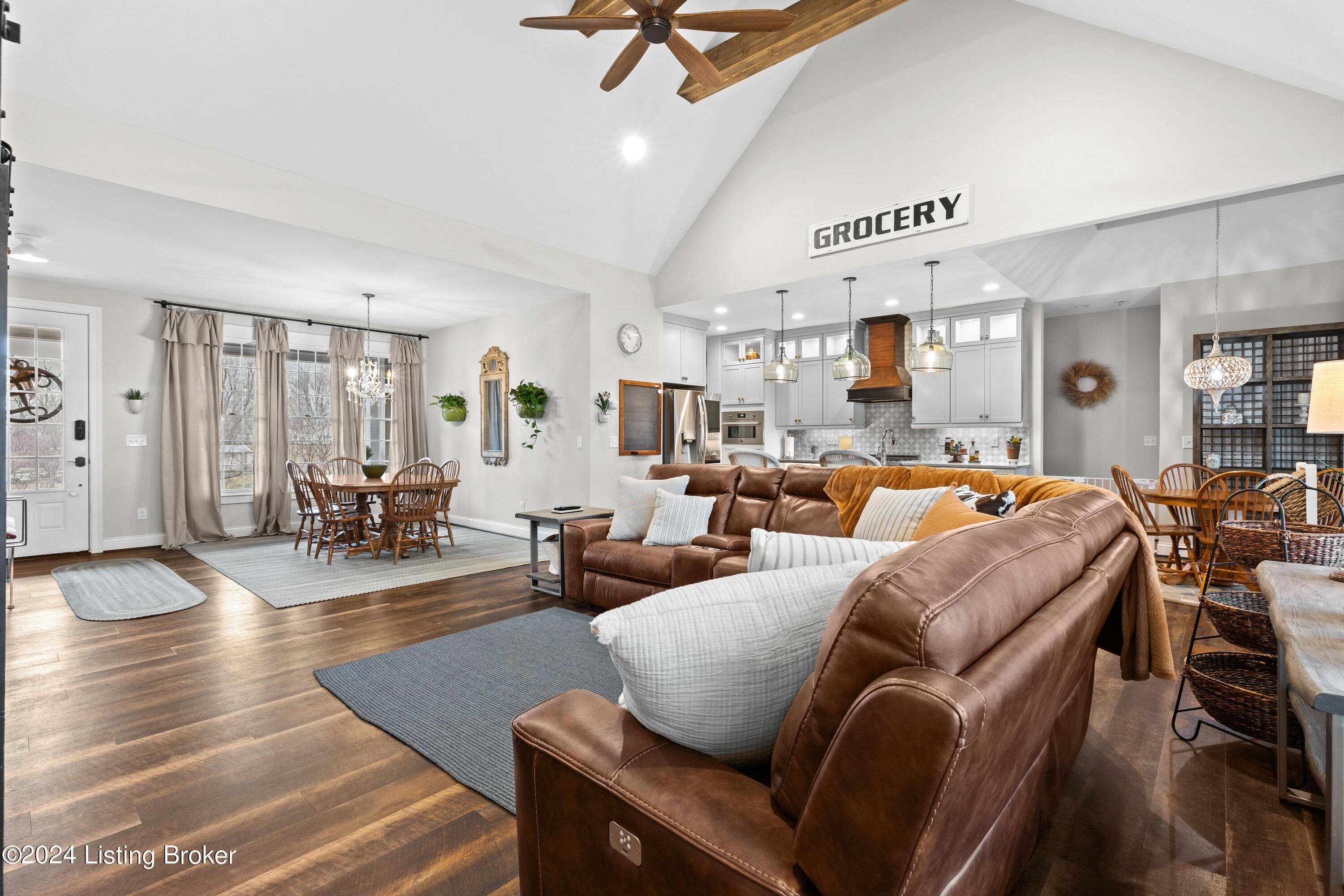 10507 Holly Berry Dr