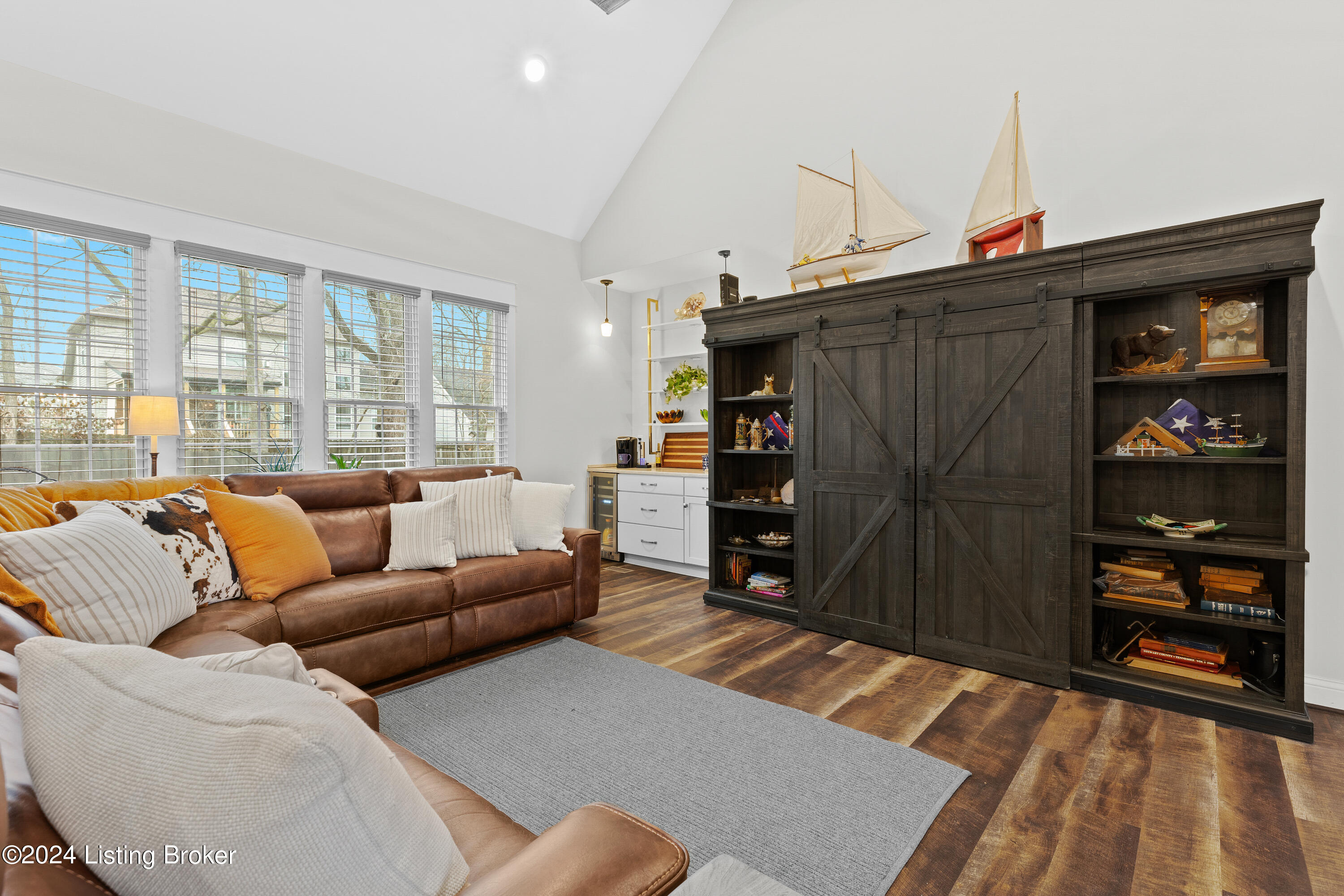 10507 Holly Berry Dr