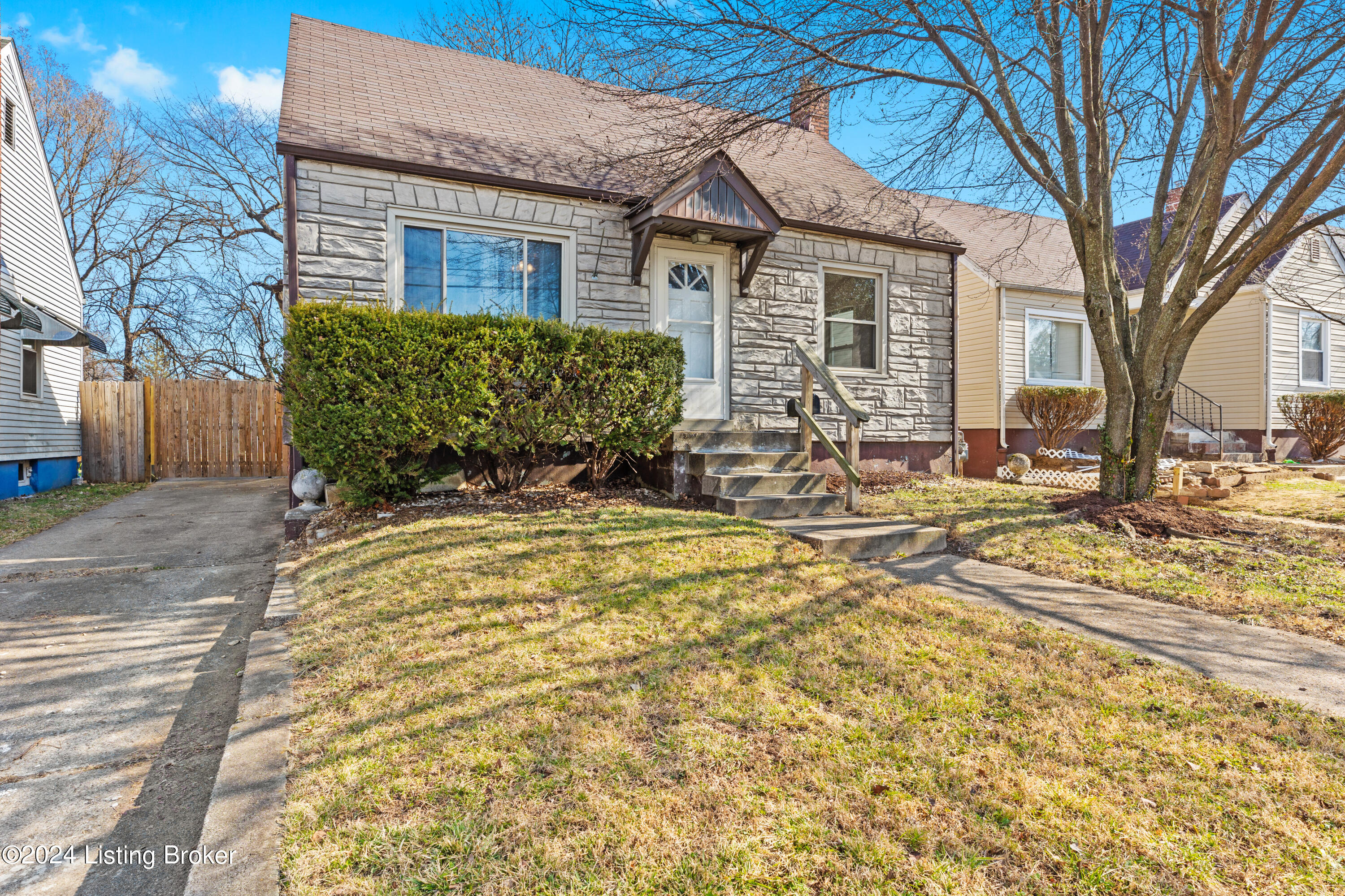 1431 Thornberry Ave