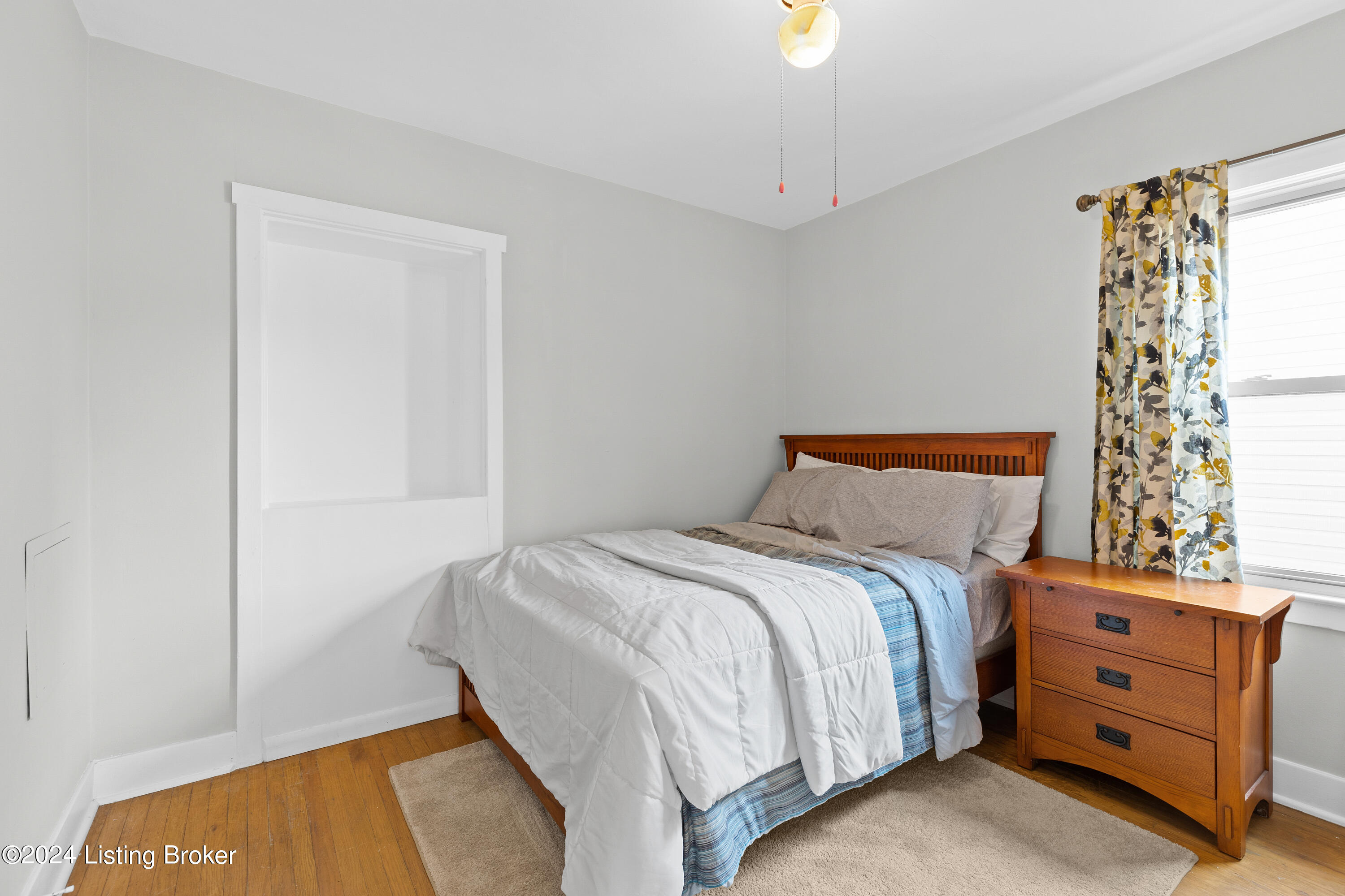 1431 Thornberry Ave