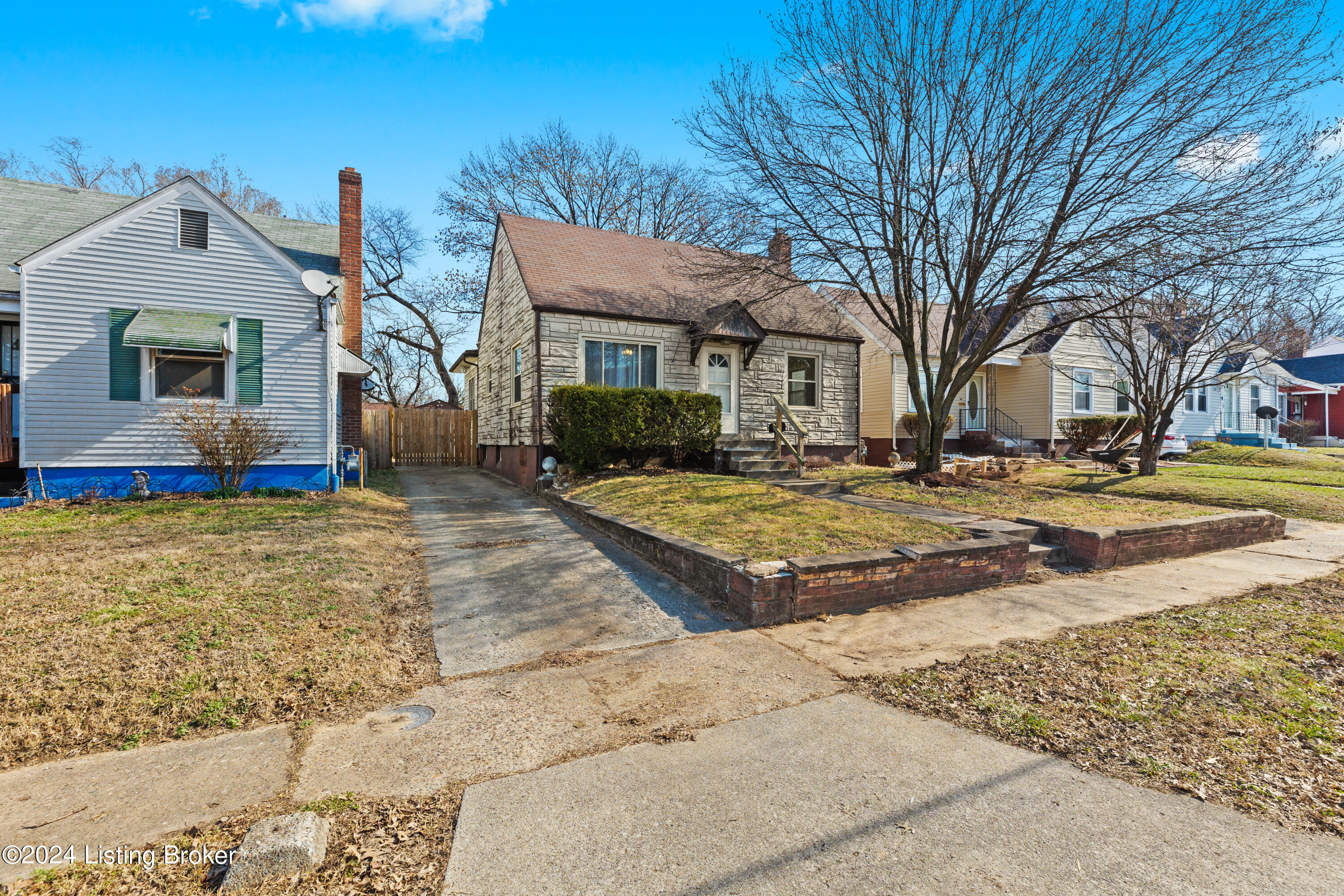 1431 Thornberry Ave