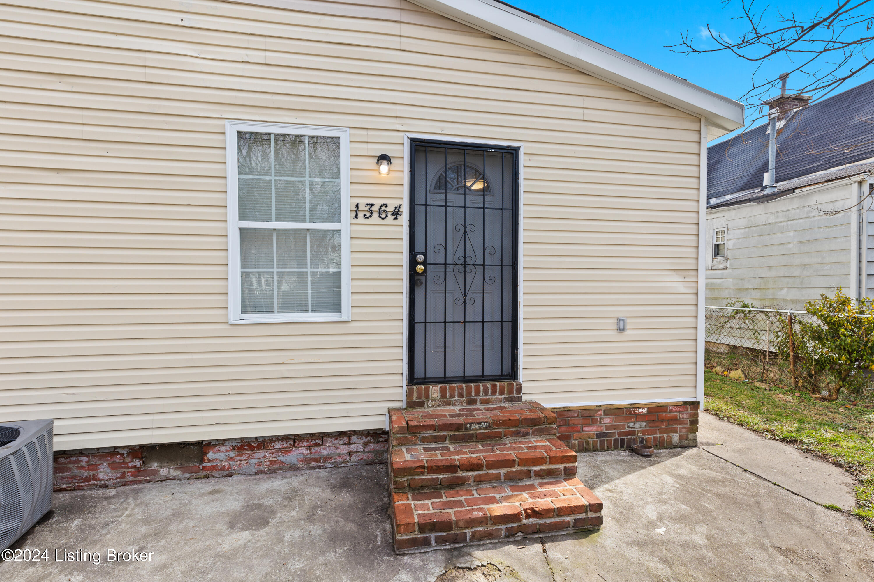 1364 Cypress St