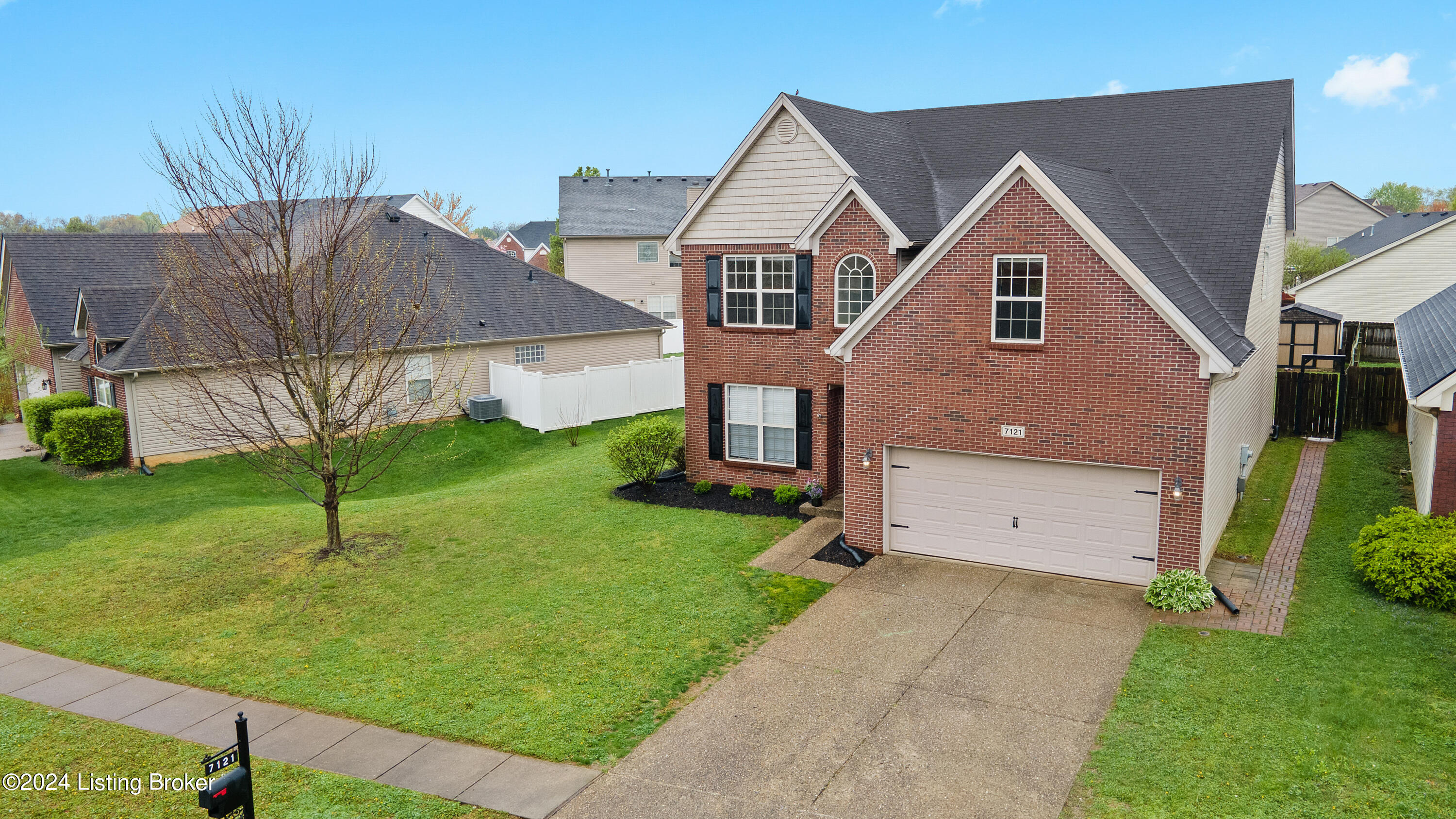 7121 Black Walnut Cir