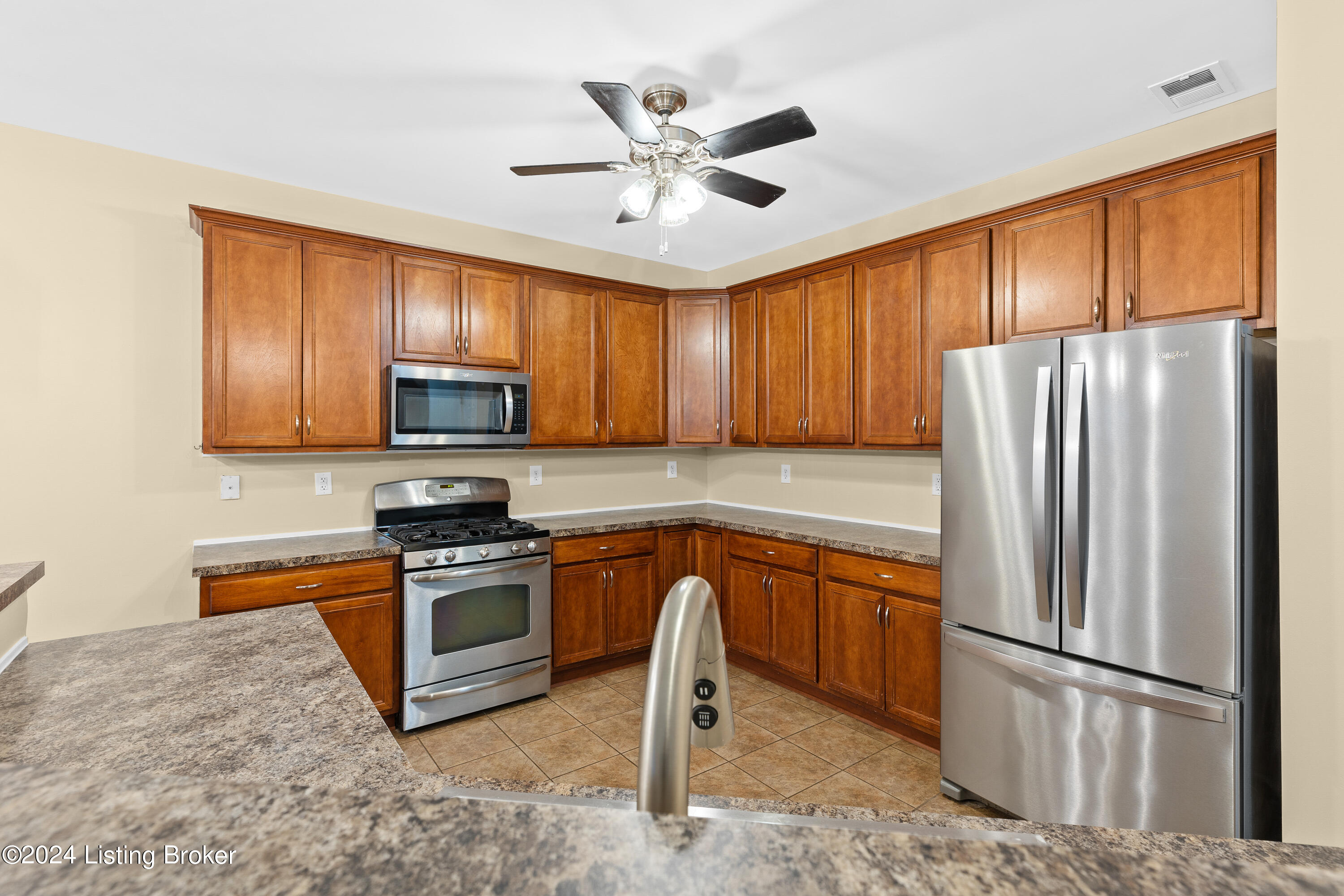 7121 Black Walnut Cir