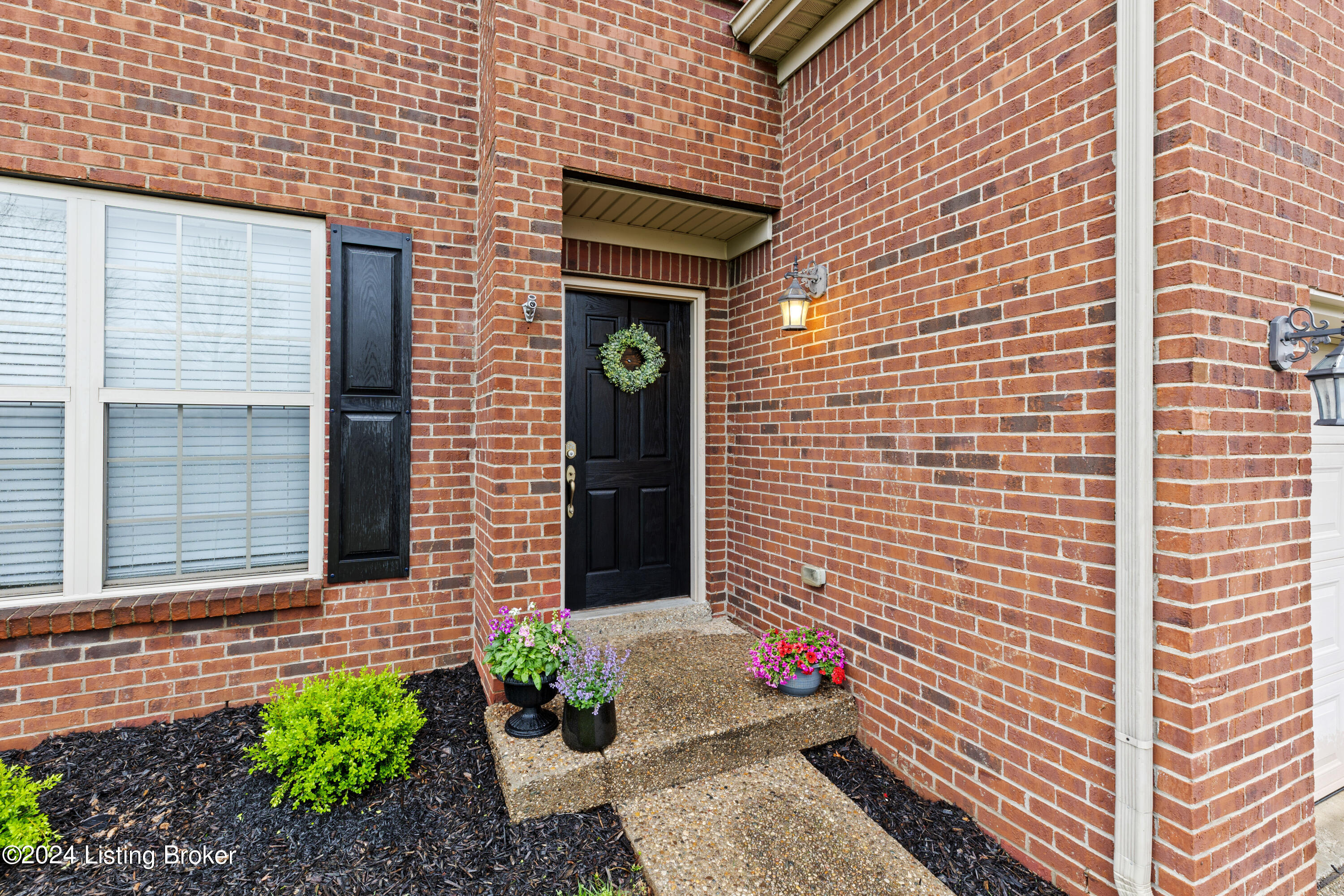 7121 Black Walnut Cir