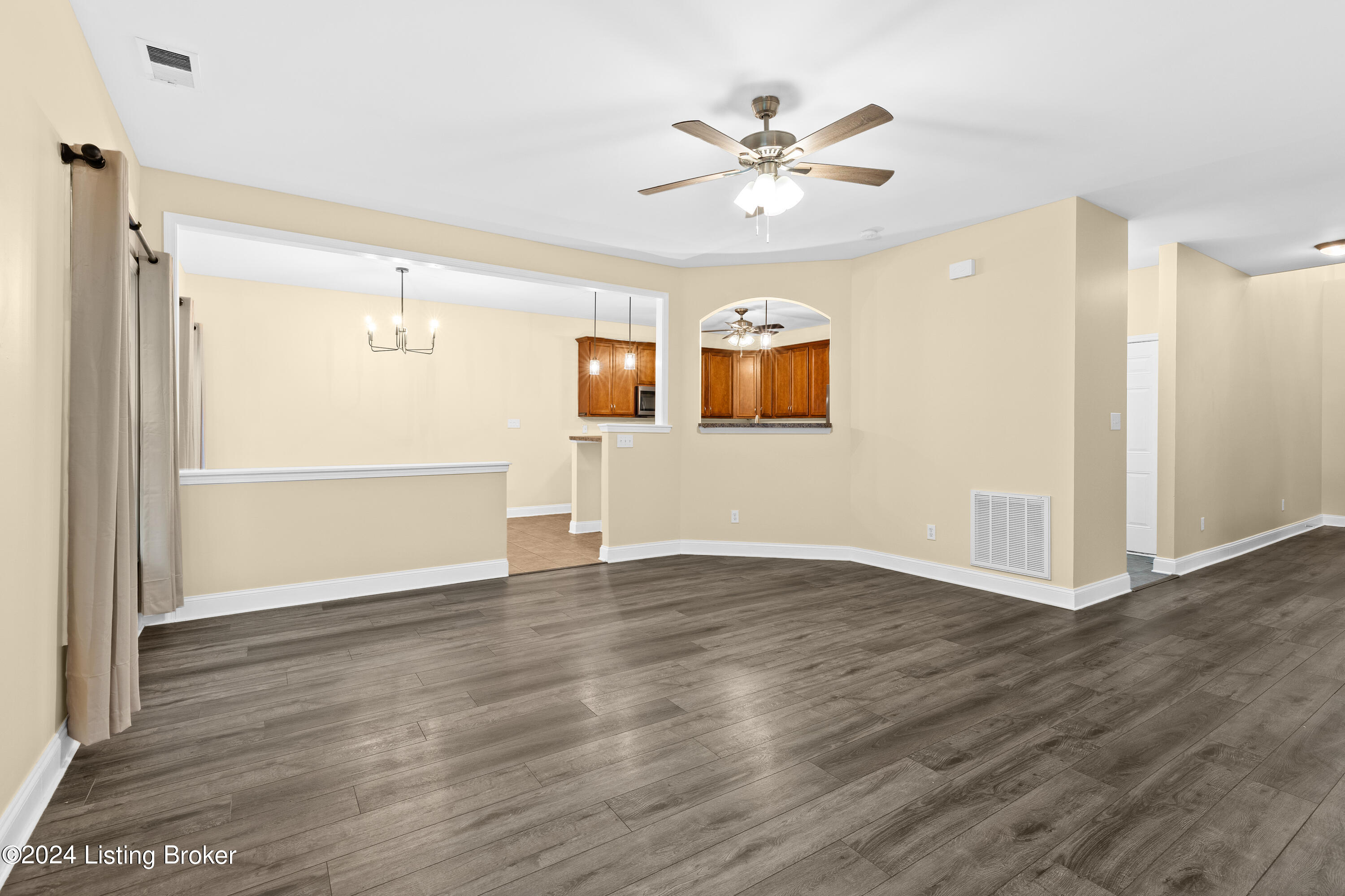 7121 Black Walnut Cir