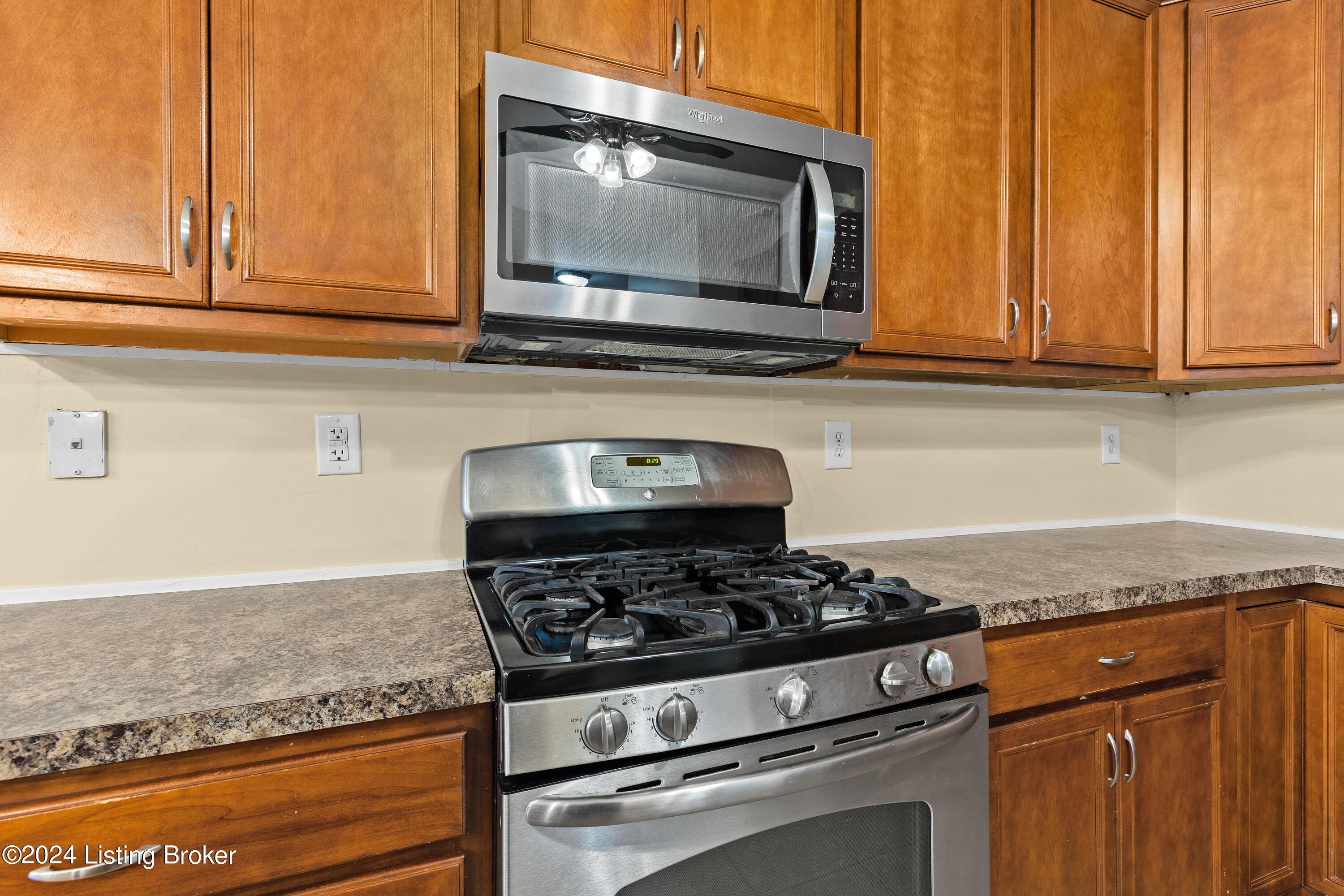 7121 Black Walnut Cir