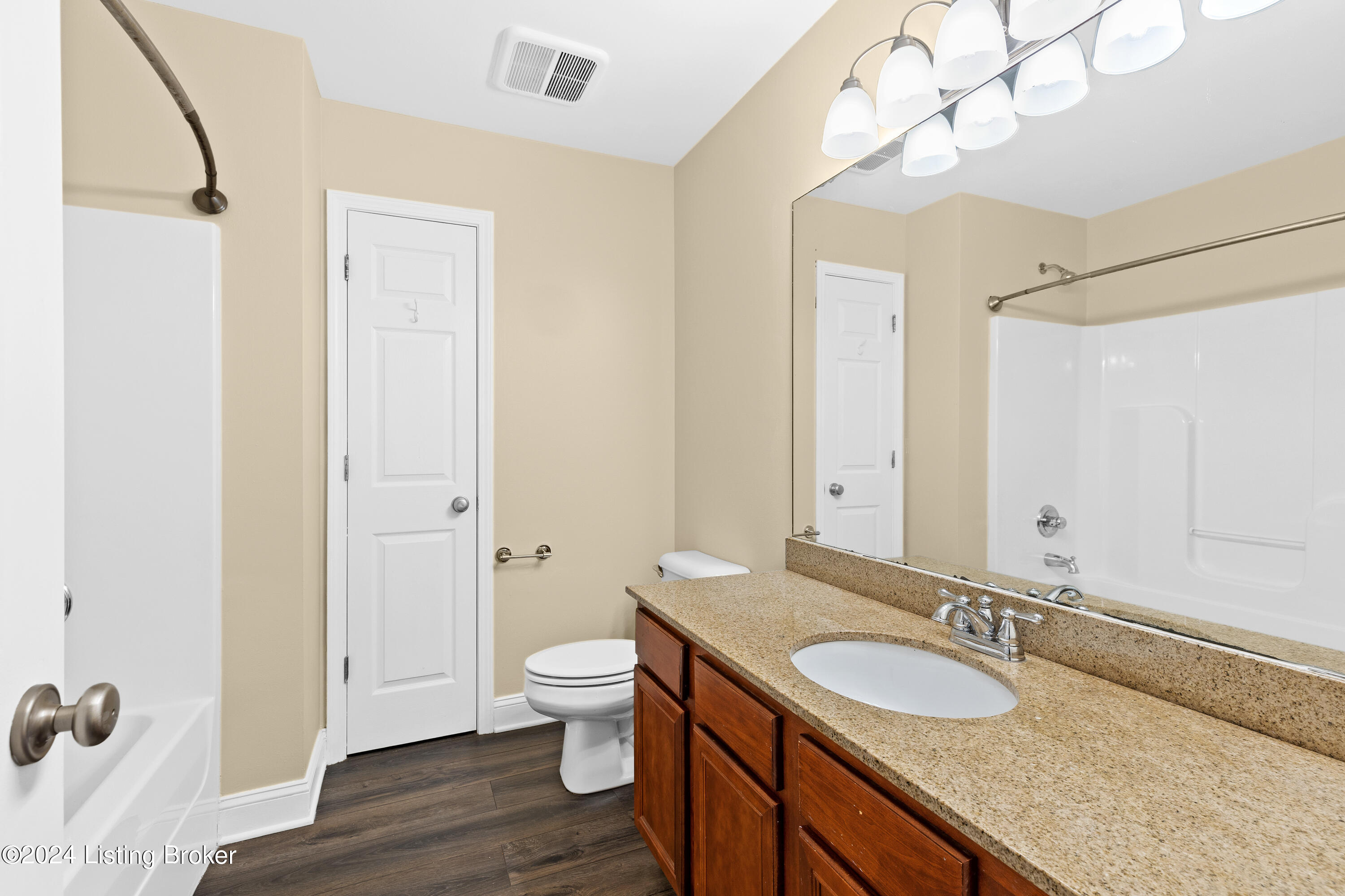 7121 Black Walnut Cir