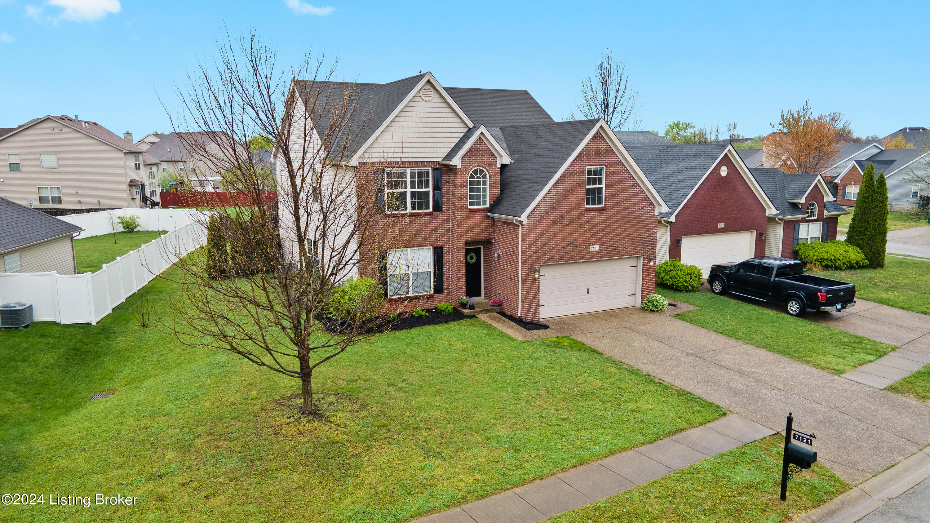 7121 Black Walnut Cir