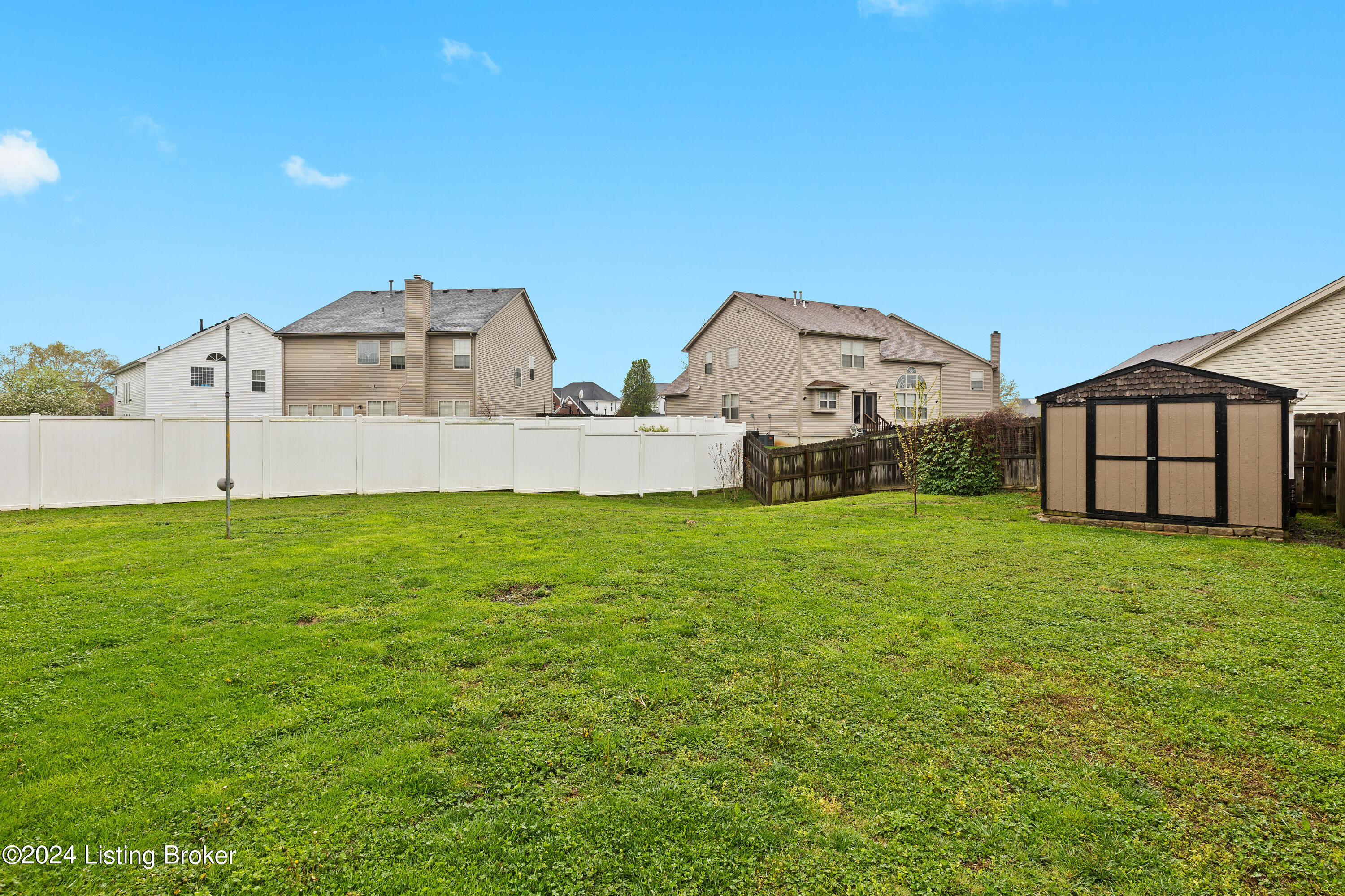 7121 Black Walnut Cir