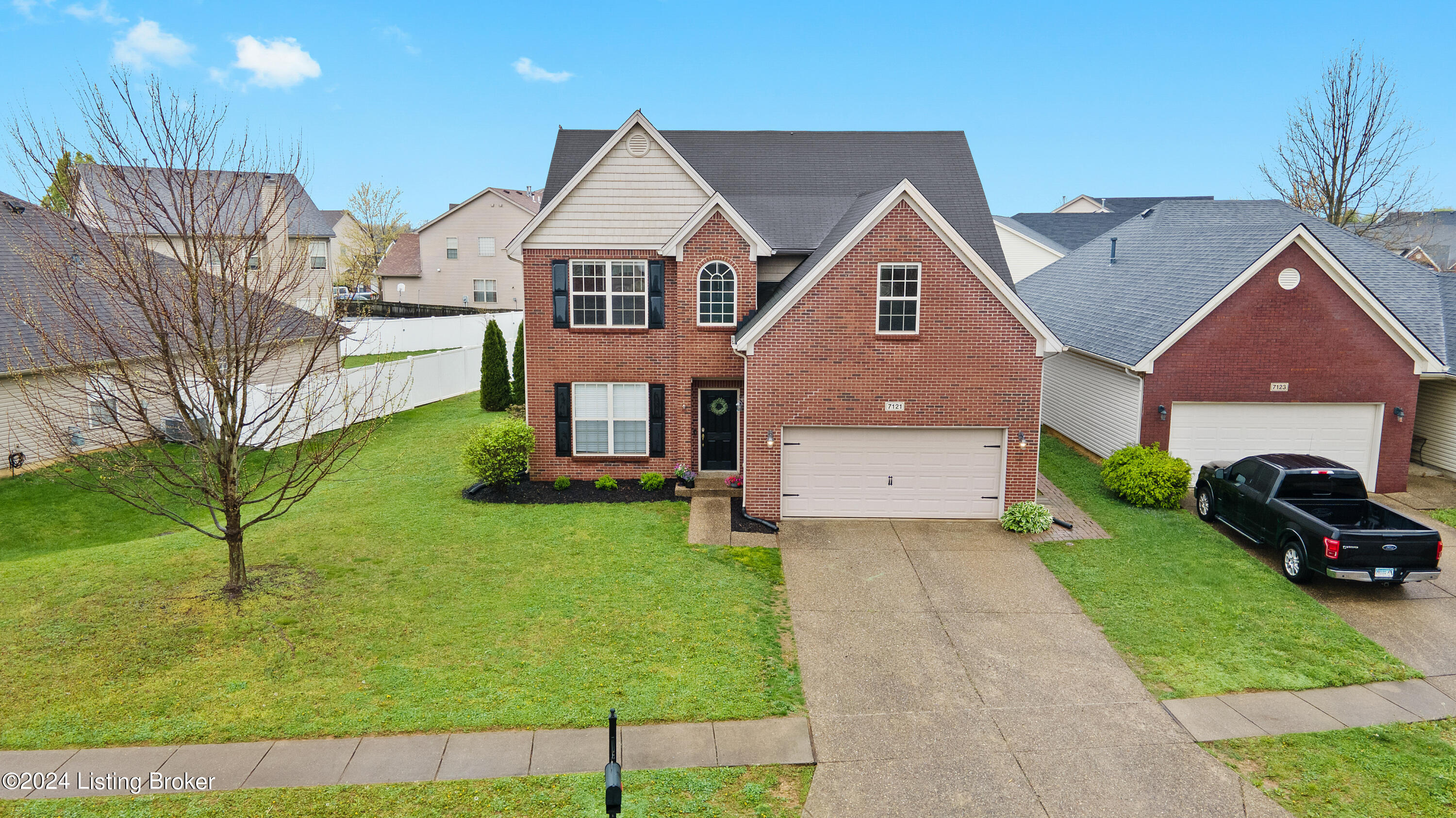 7121 Black Walnut Cir