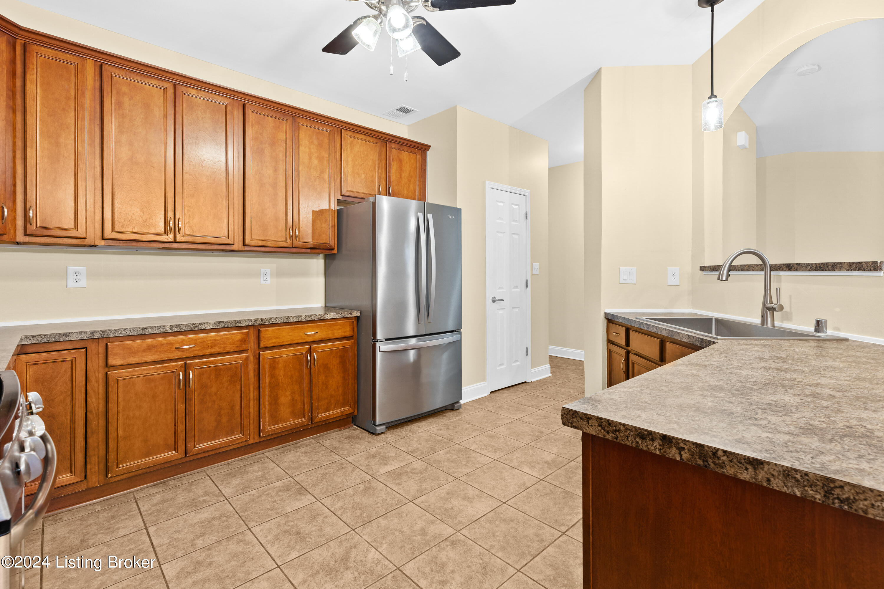 7121 Black Walnut Cir