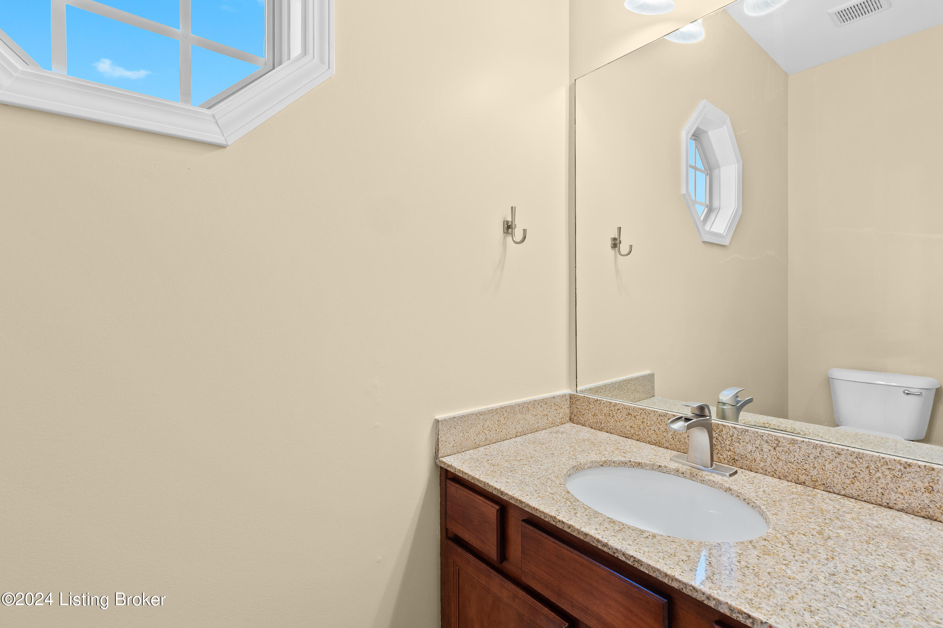 7121 Black Walnut Cir