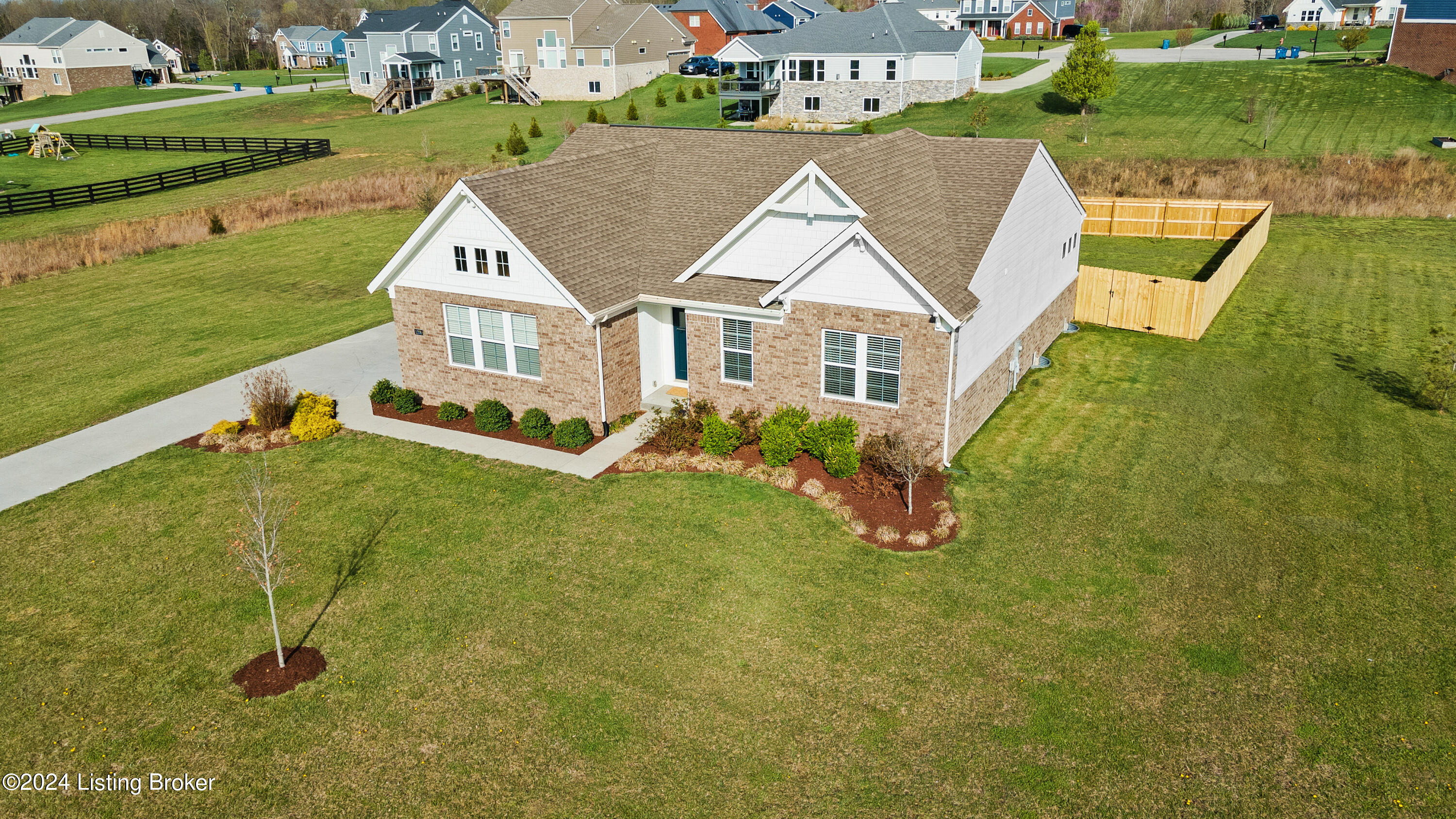 1208 Summit Parks Dr