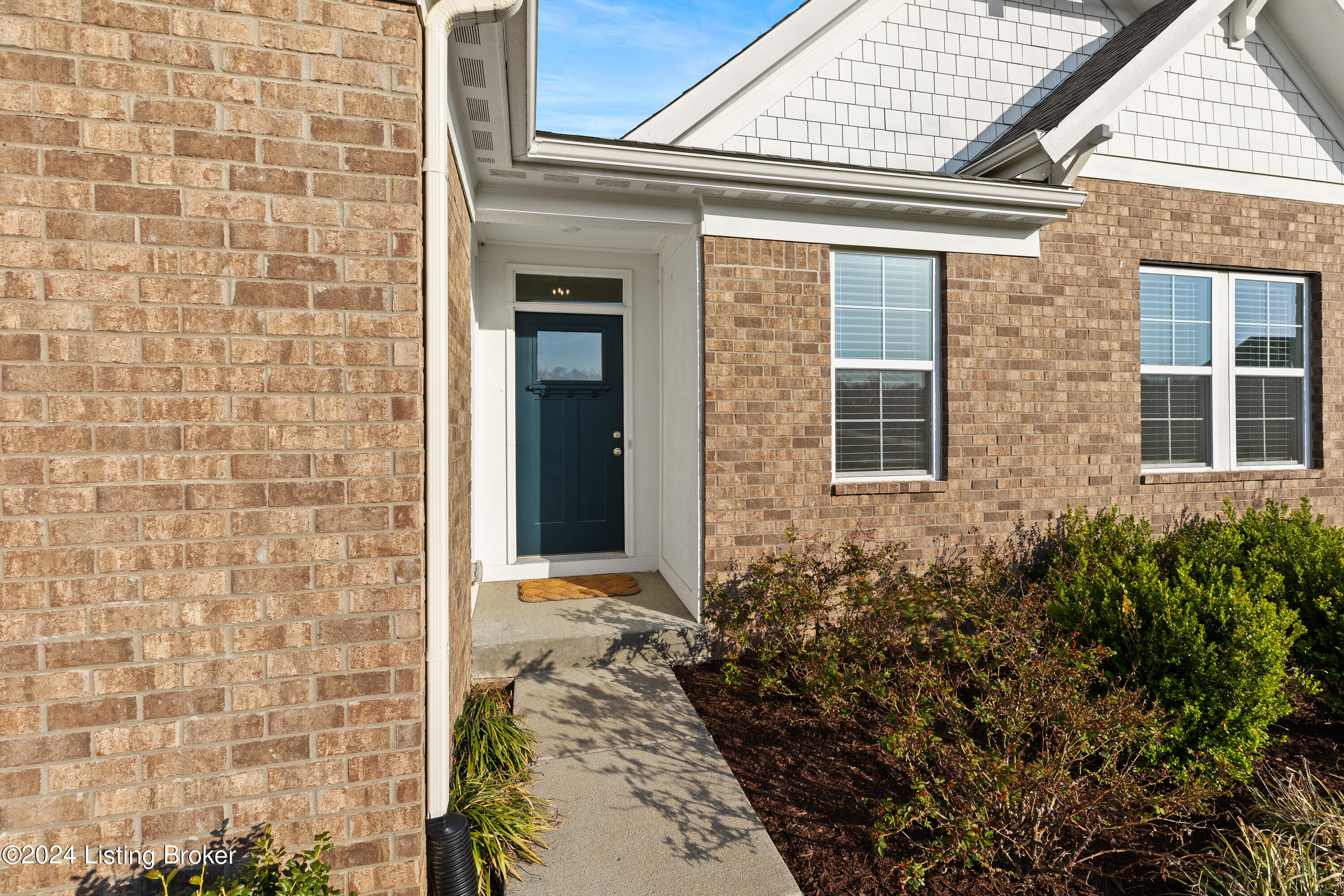 1208 Summit Parks Dr