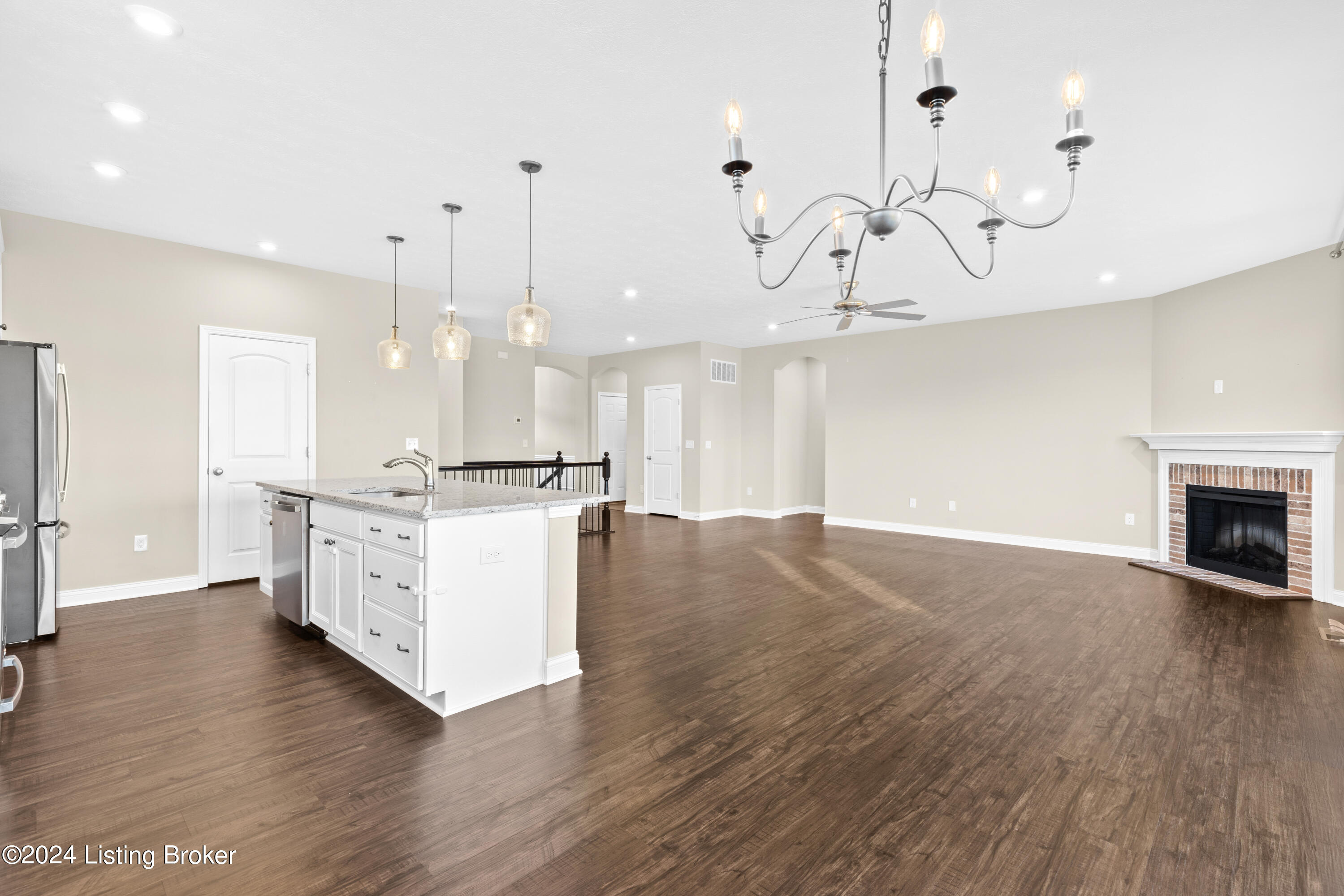 1208 Summit Parks Dr