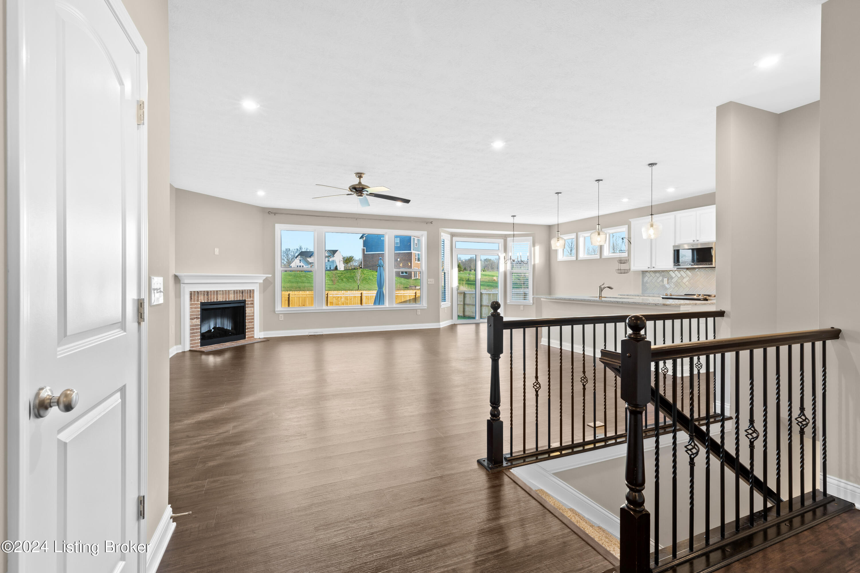 1208 Summit Parks Dr