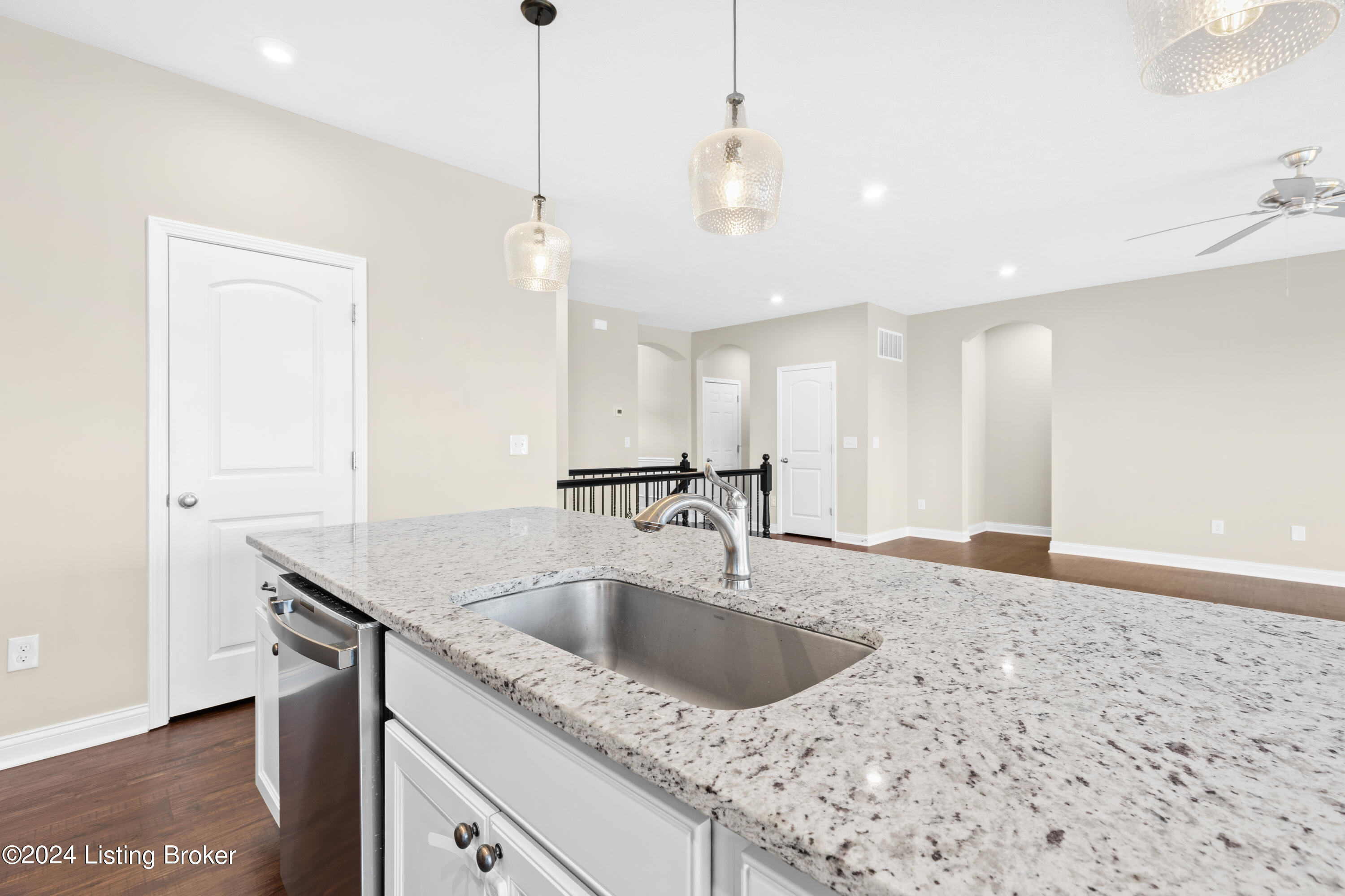 1208 Summit Parks Dr