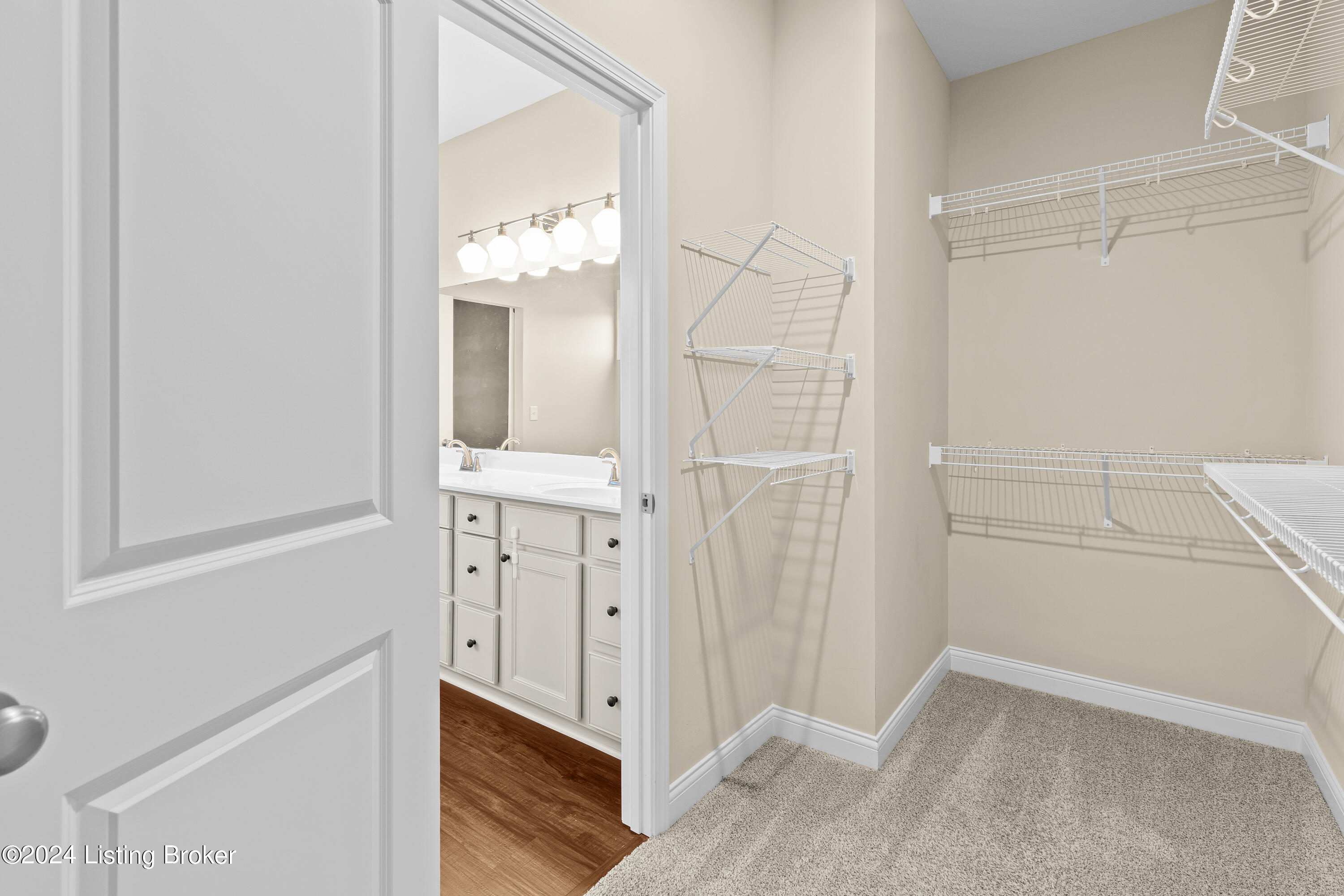 1208 Summit Parks Dr