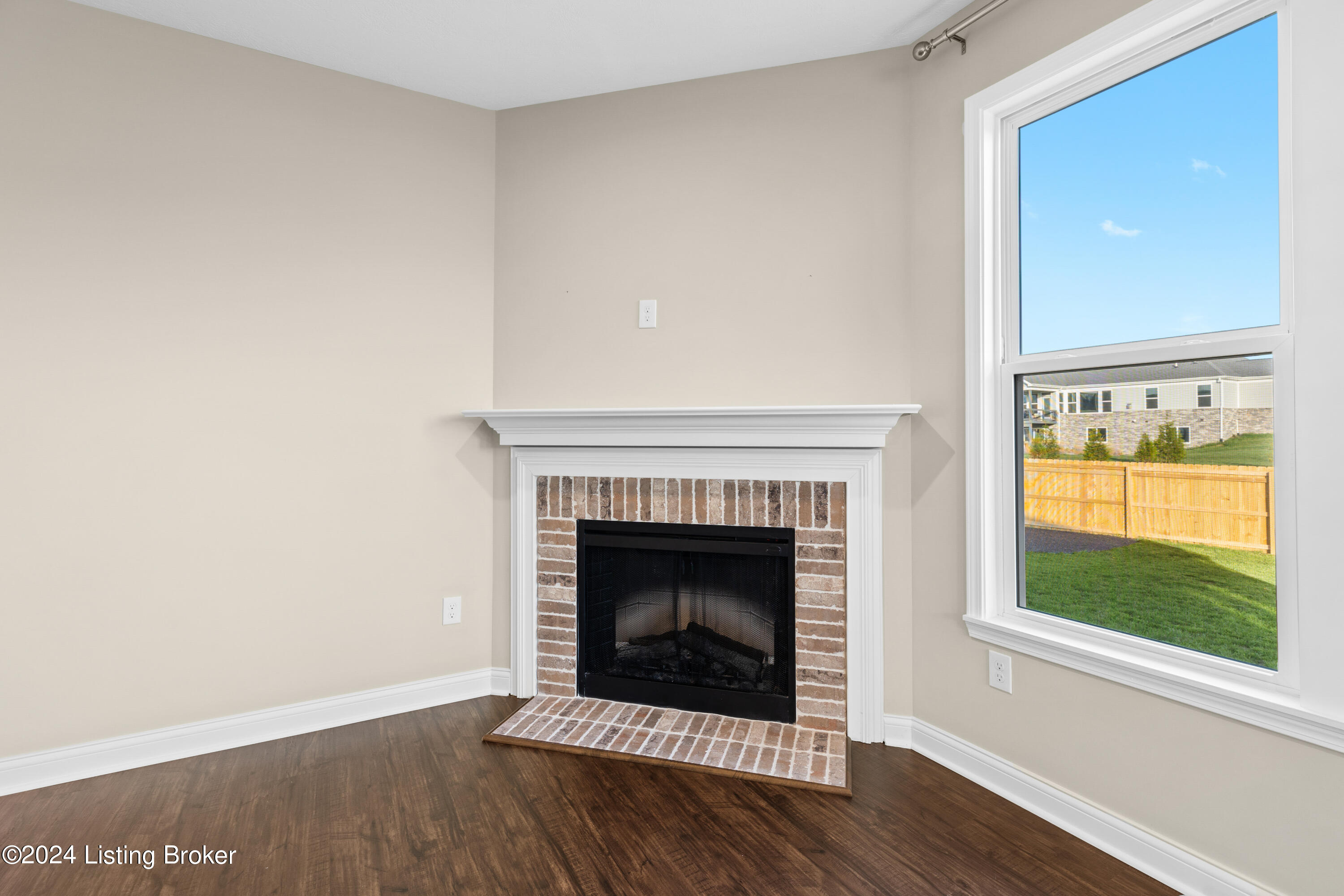 1208 Summit Parks Dr