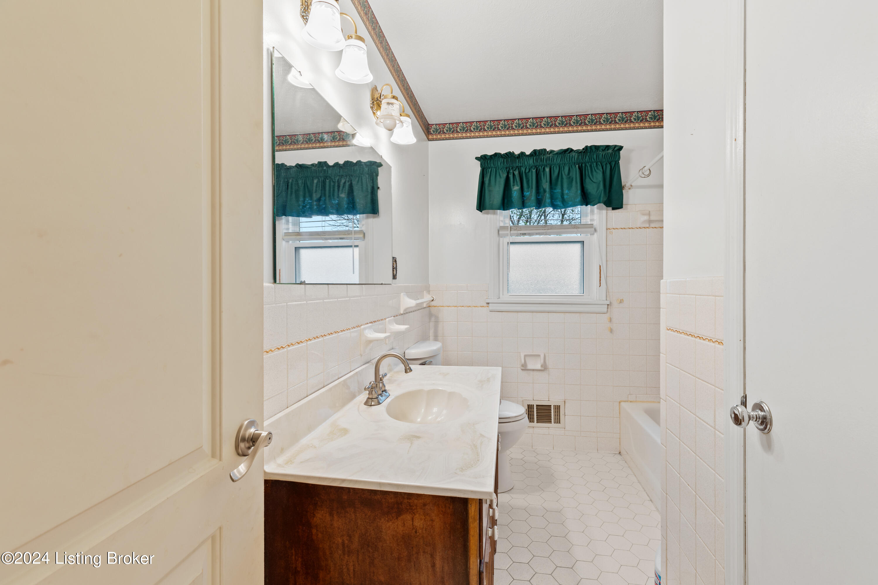 6815 Orange Blossom Rd