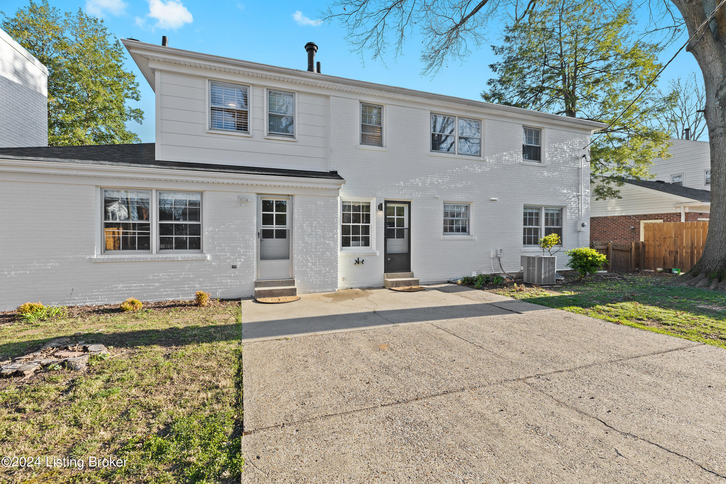 9214 Trentham Ln