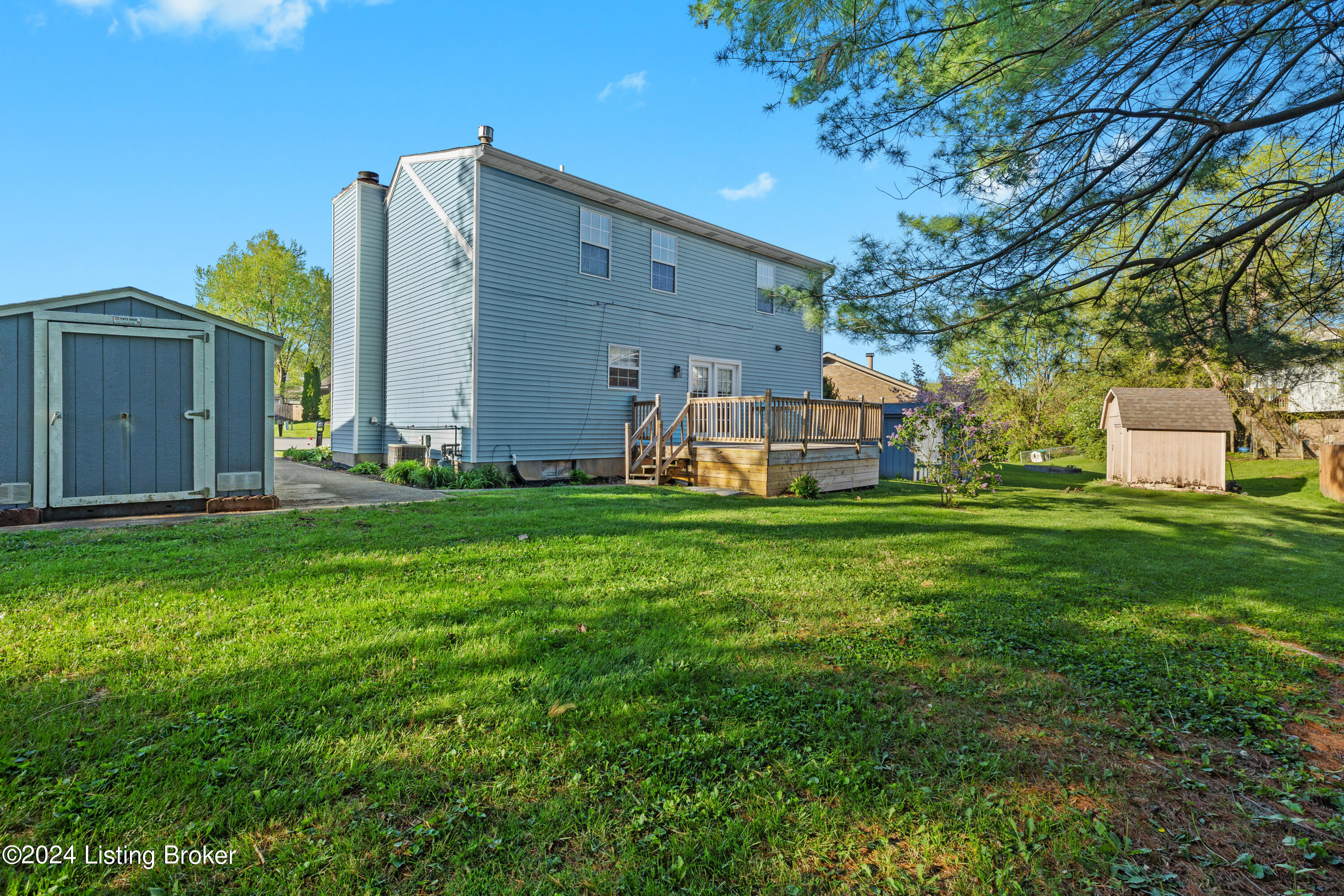 8904 Threpio Ct