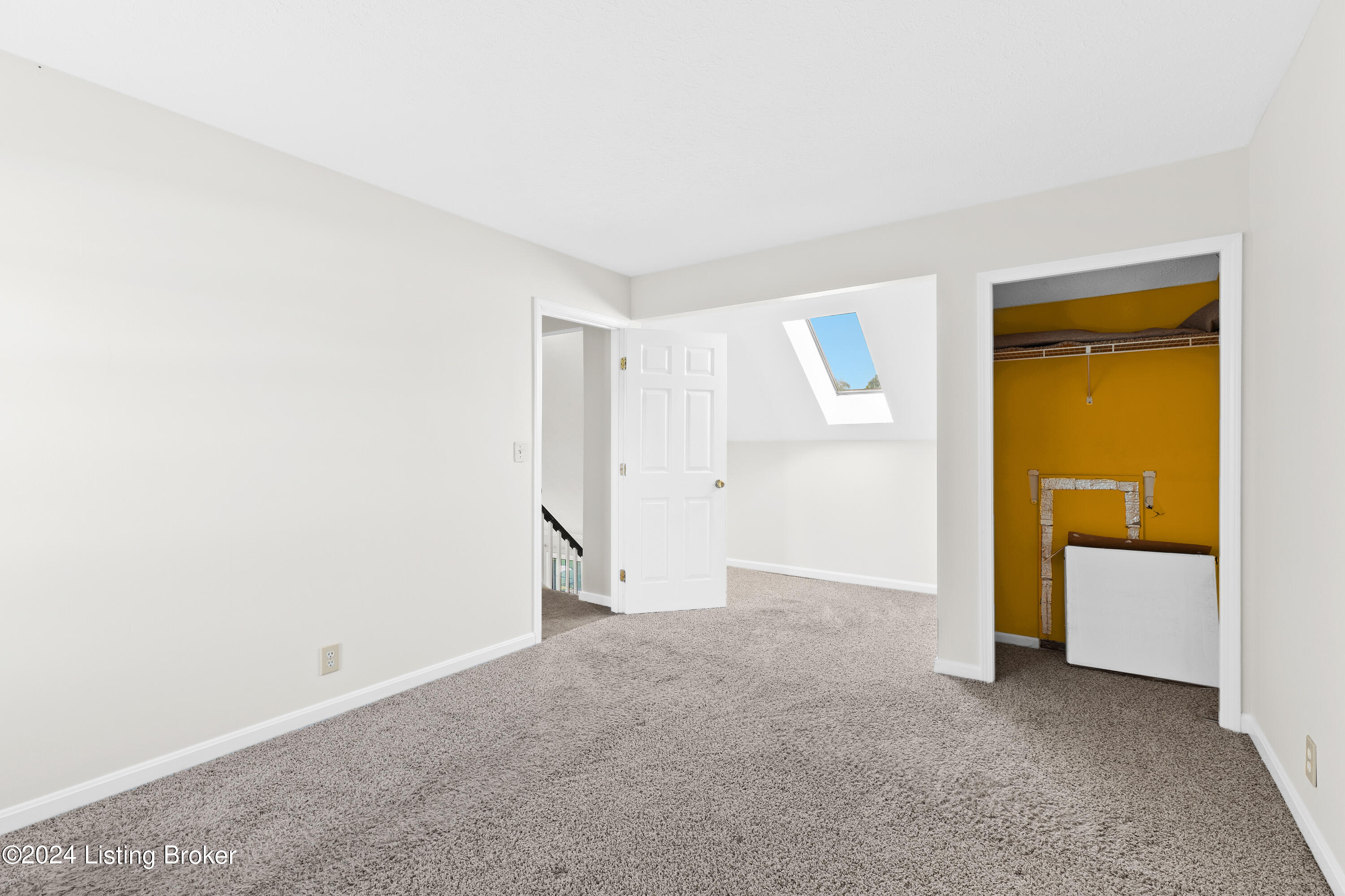 8904 Threpio Ct