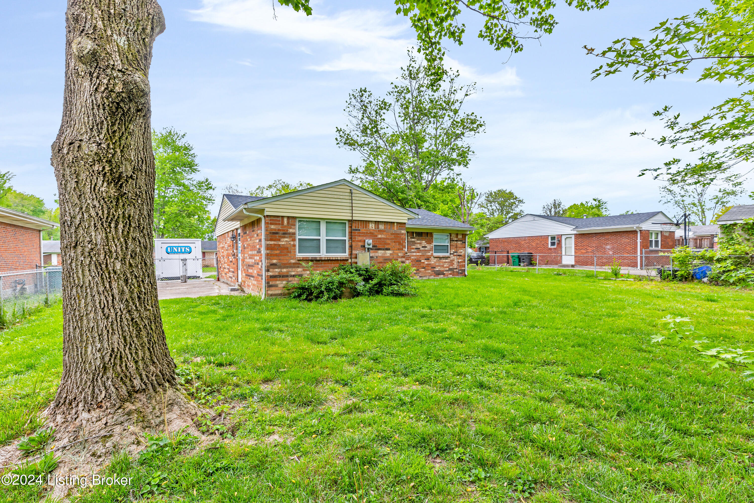 11009 Waycross Ave