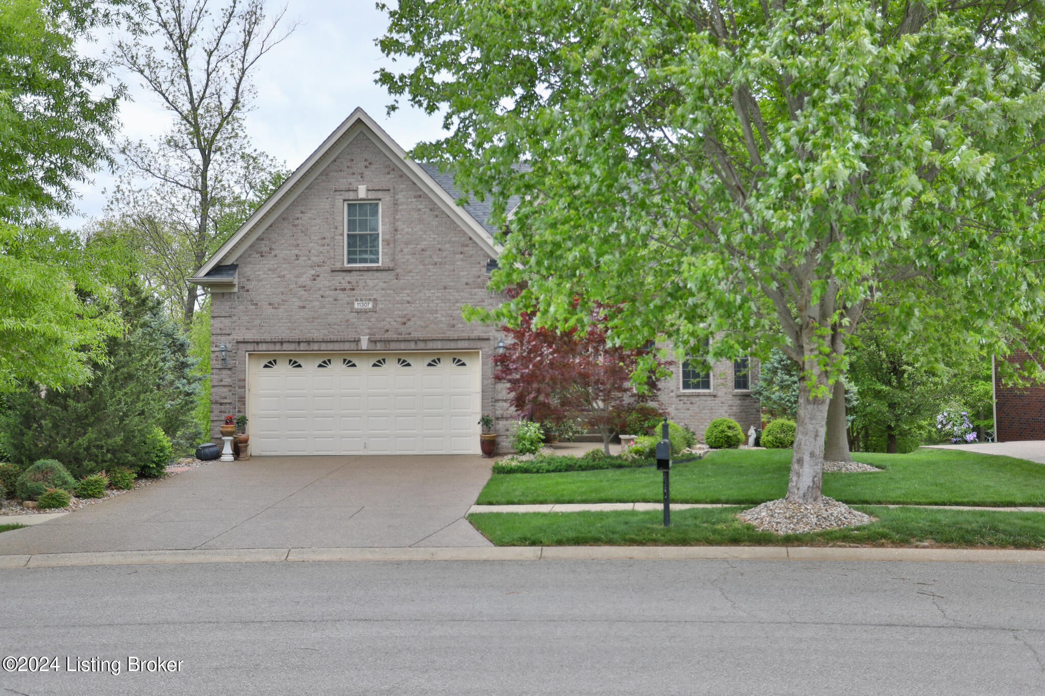 11307 Valley Cove Cir