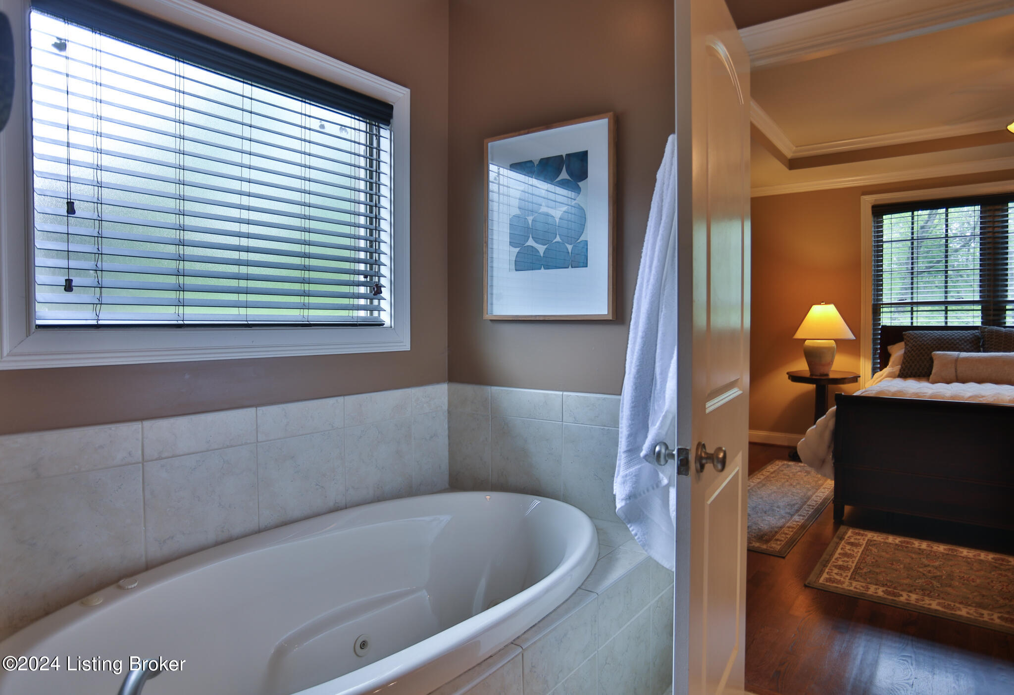 11307 Valley Cove Cir