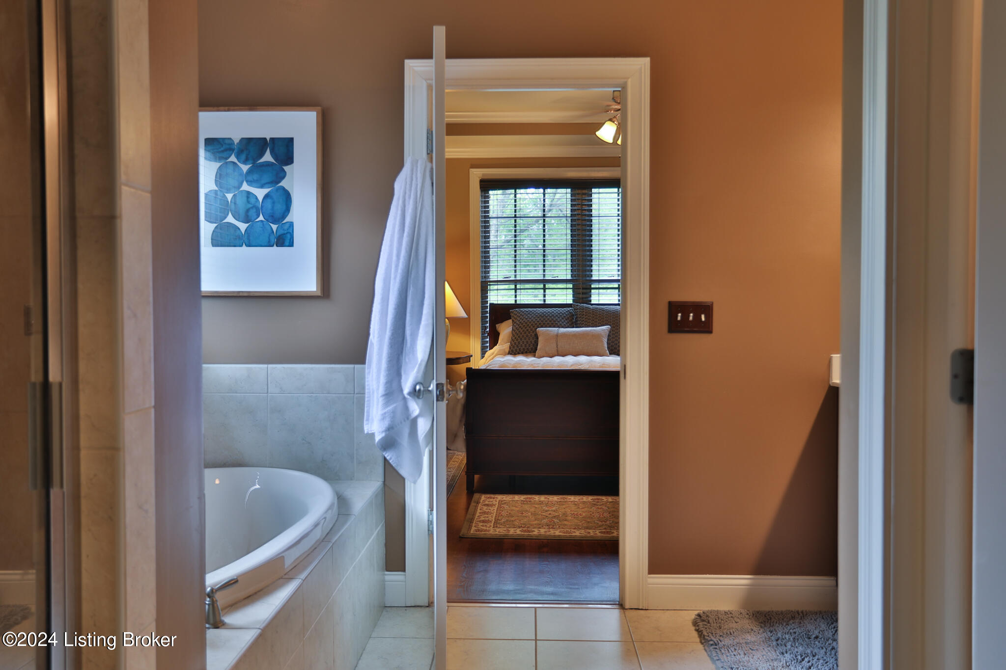 11307 Valley Cove Cir