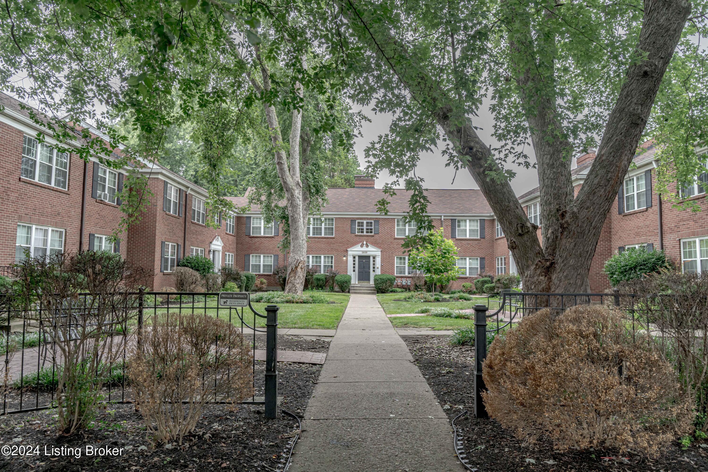 1609 Ellwood Ave, D2