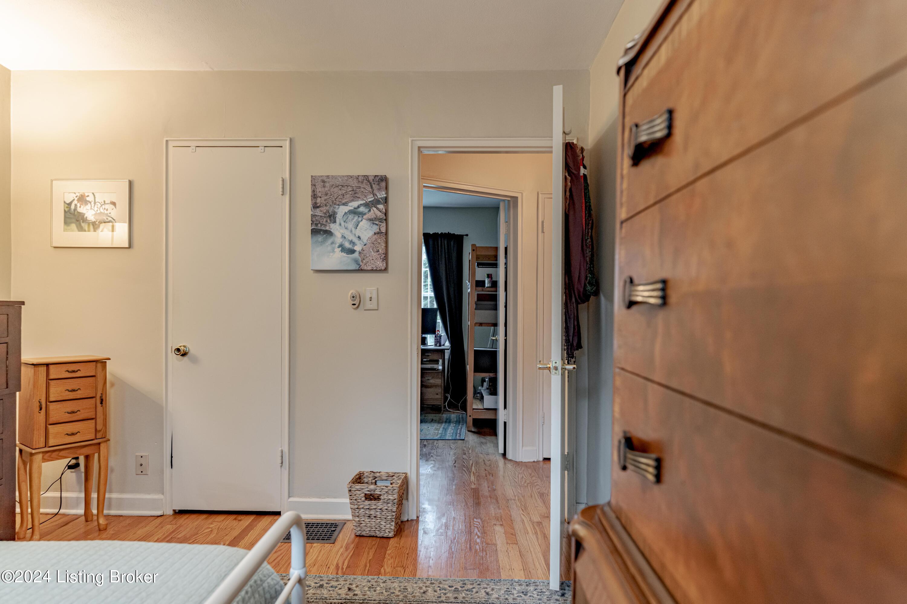 1609 Ellwood Ave, D2