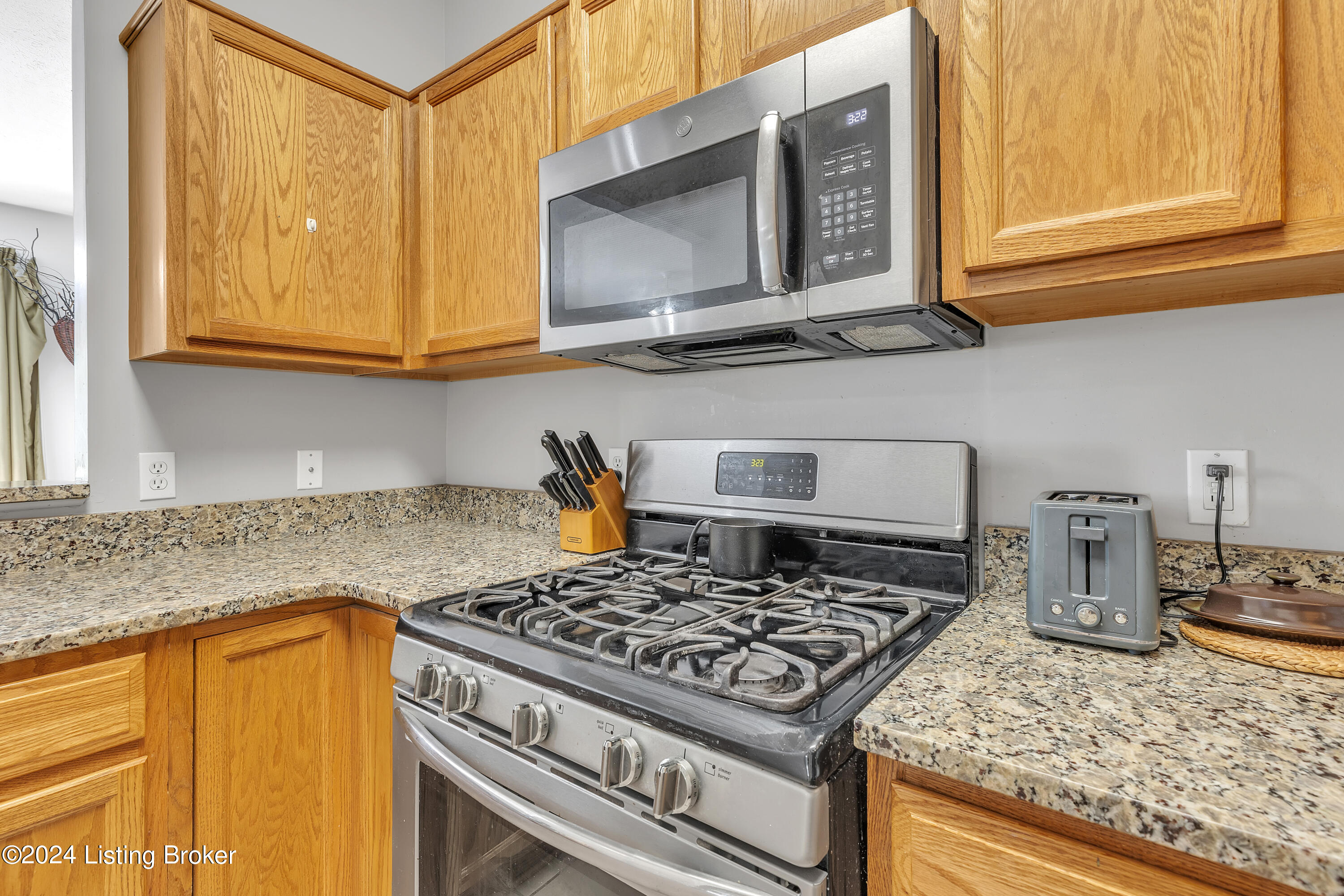 3416 Pinnacle Gardens Dr