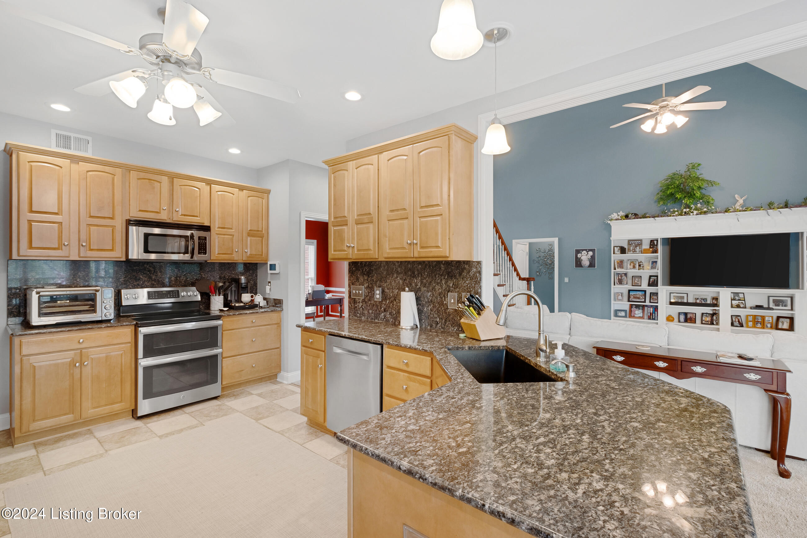 260 Kingswood Ct