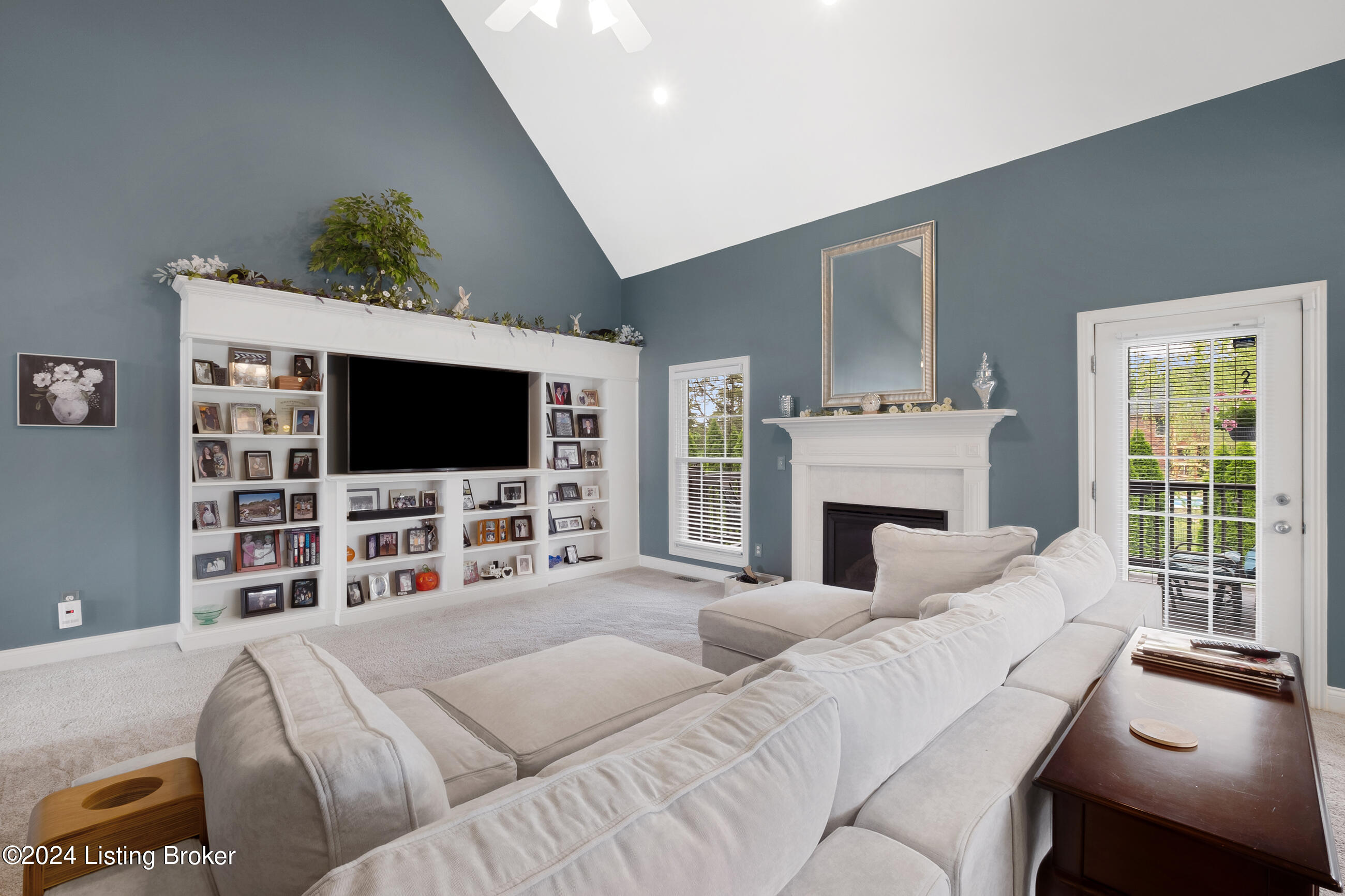 260 Kingswood Ct