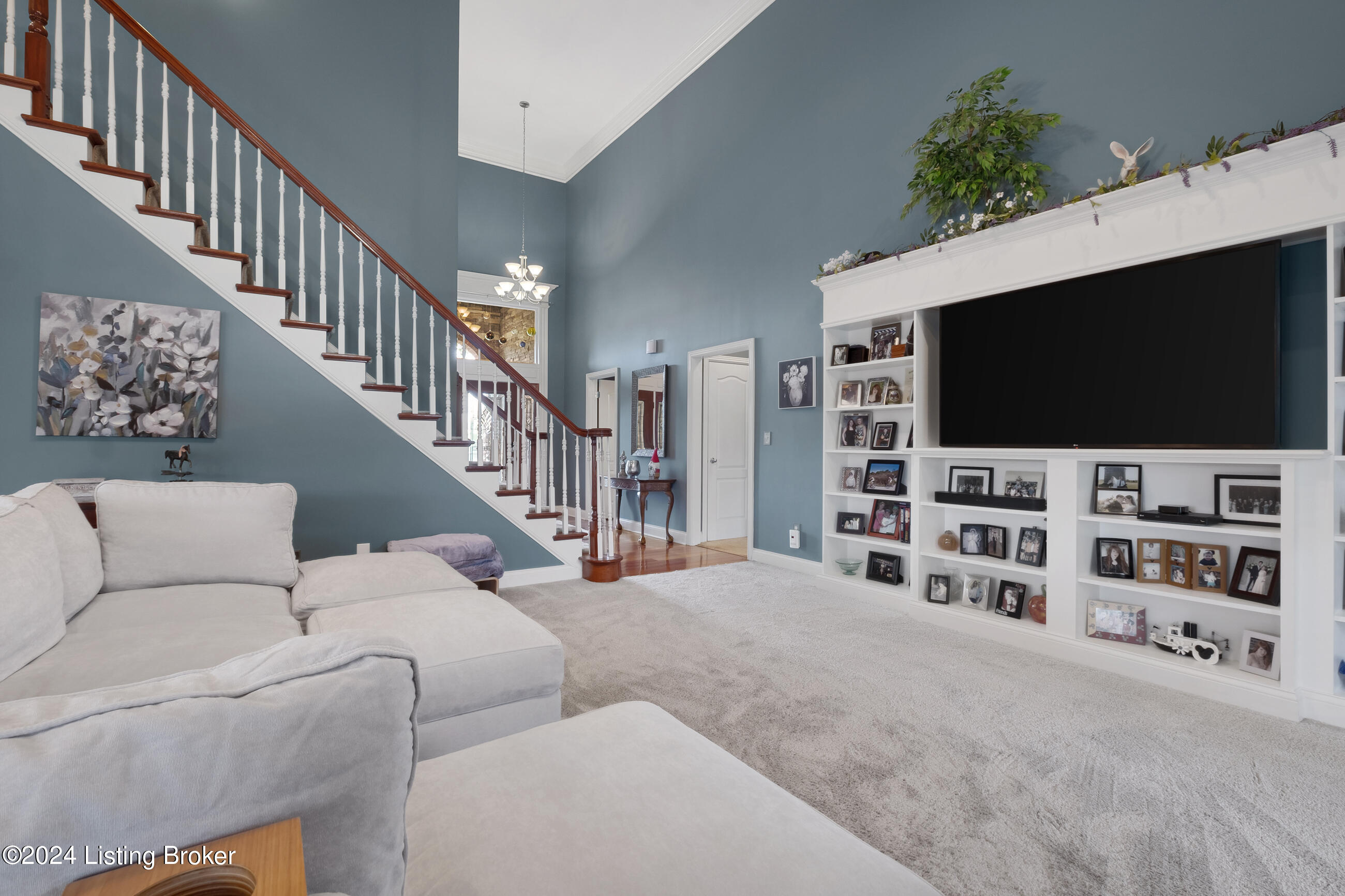 260 Kingswood Ct