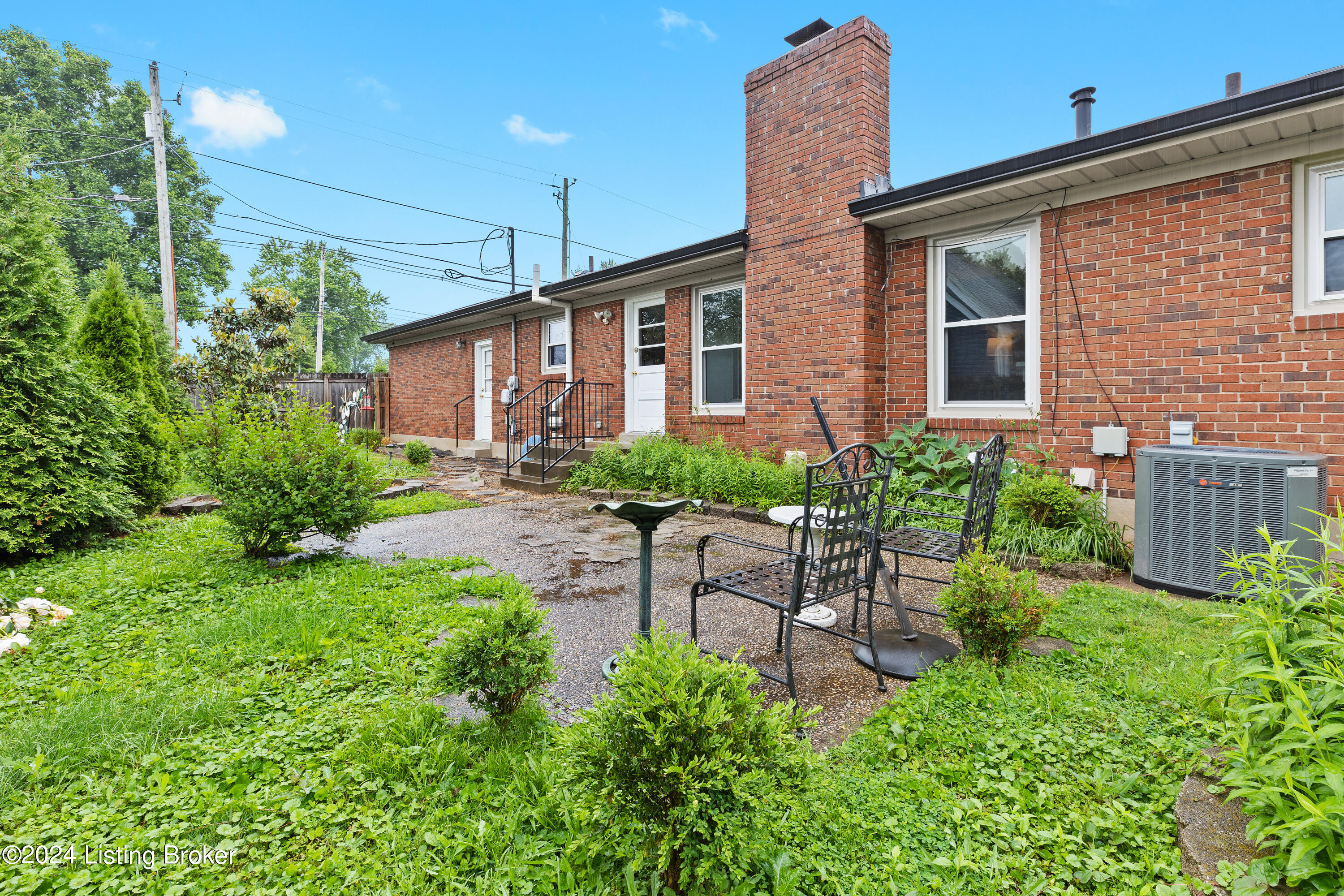1216 Abbeywood Rd