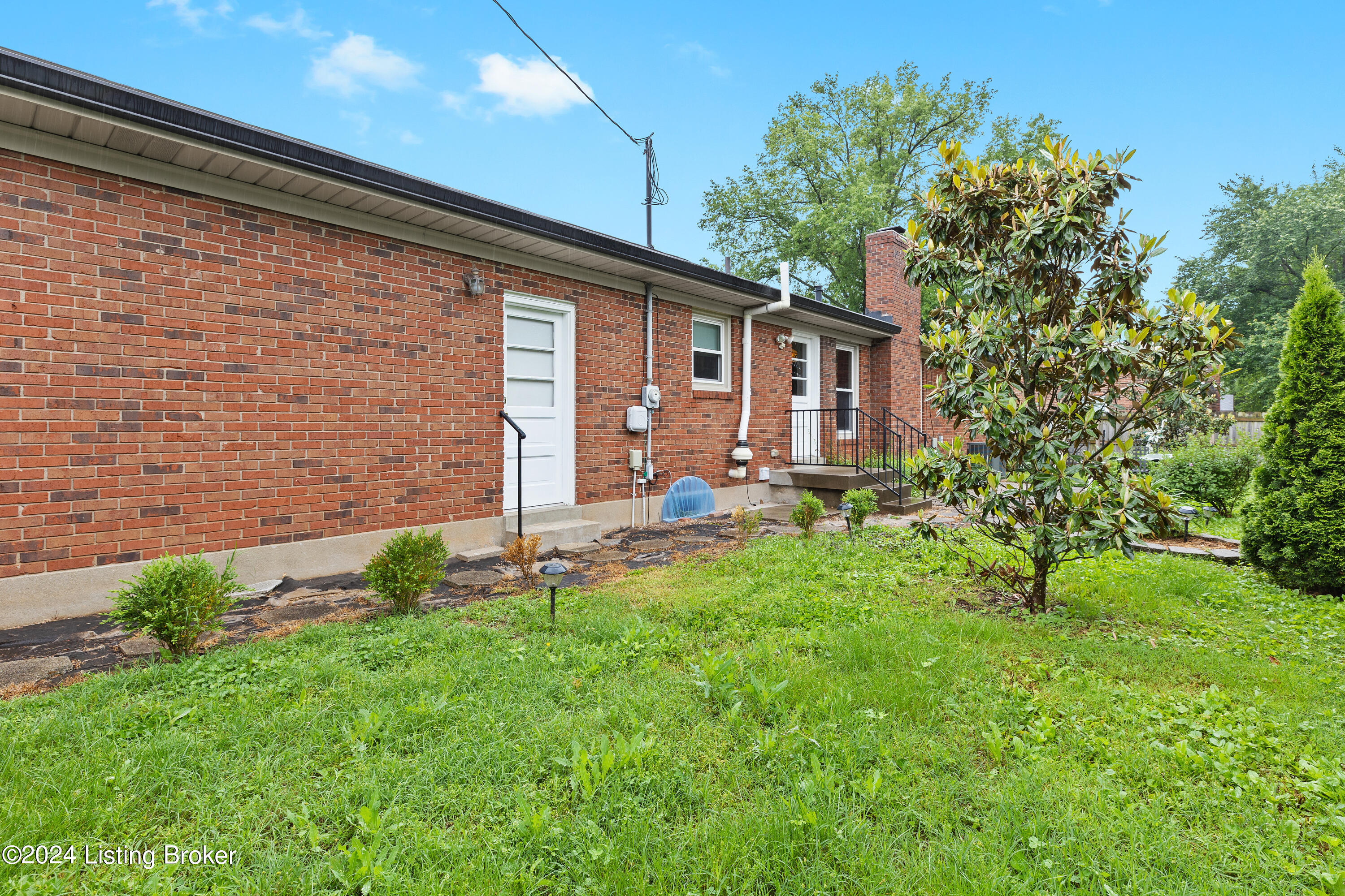 1216 Abbeywood Rd