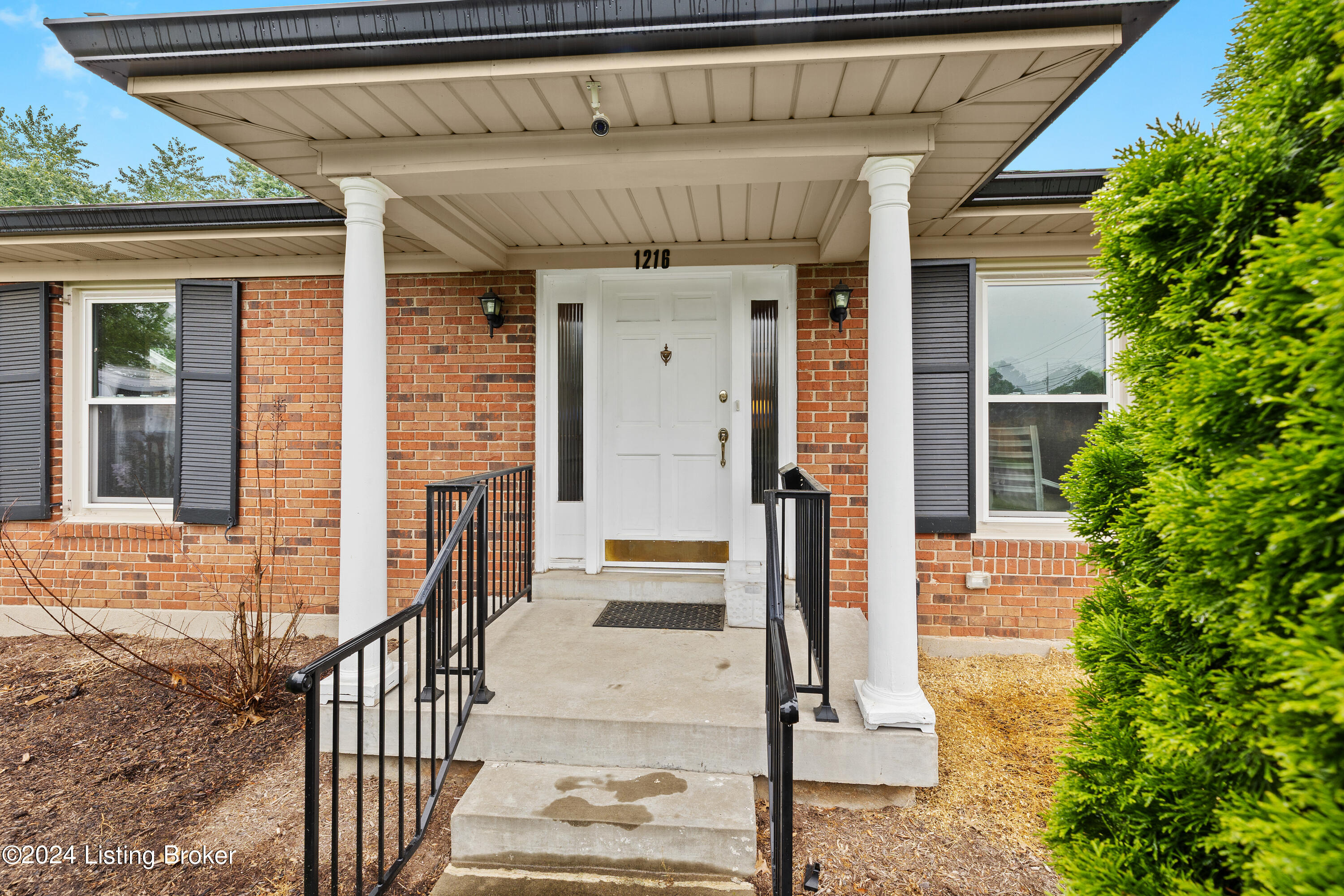 1216 Abbeywood Rd