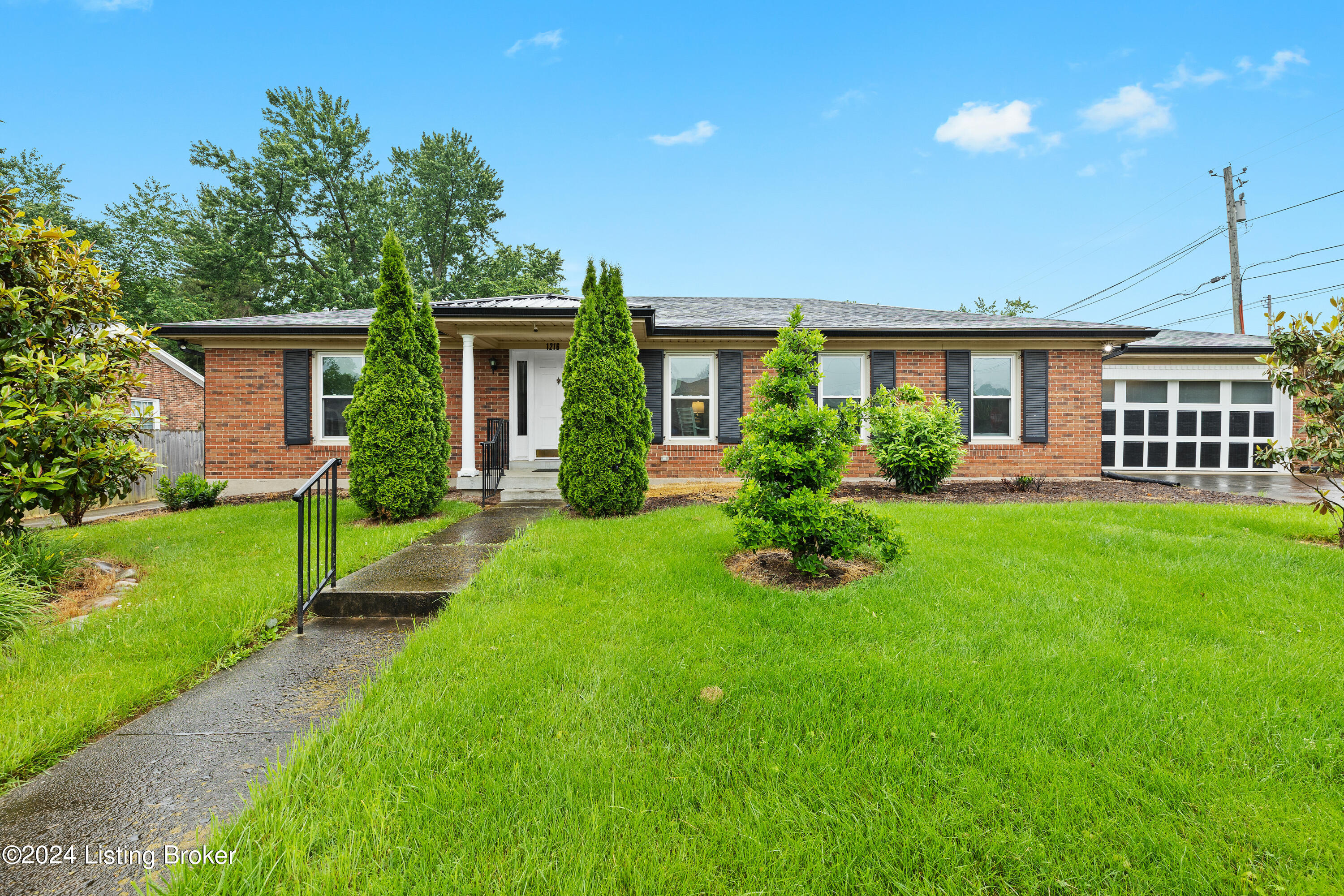 1216 Abbeywood Rd