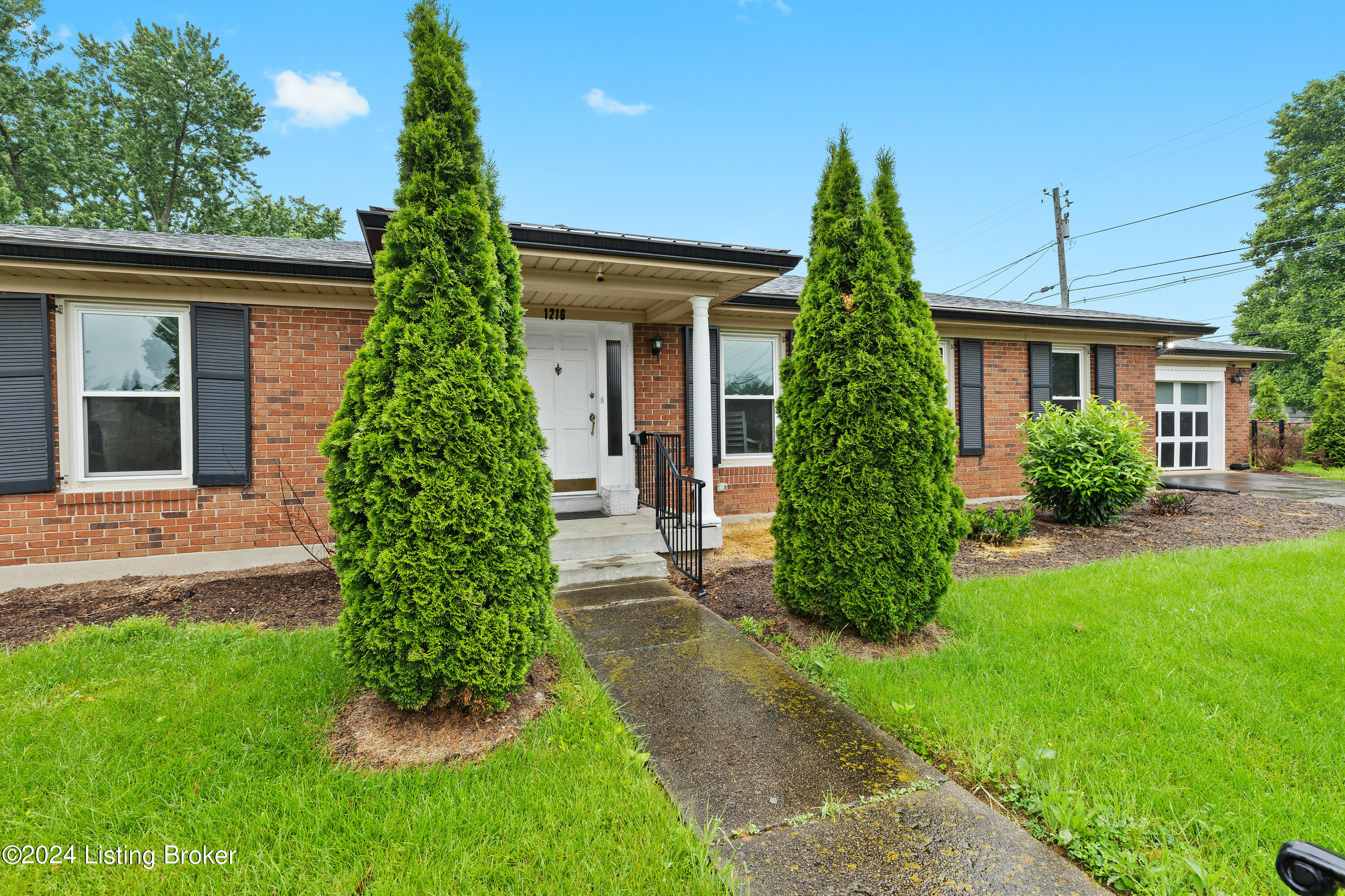 1216 Abbeywood Rd