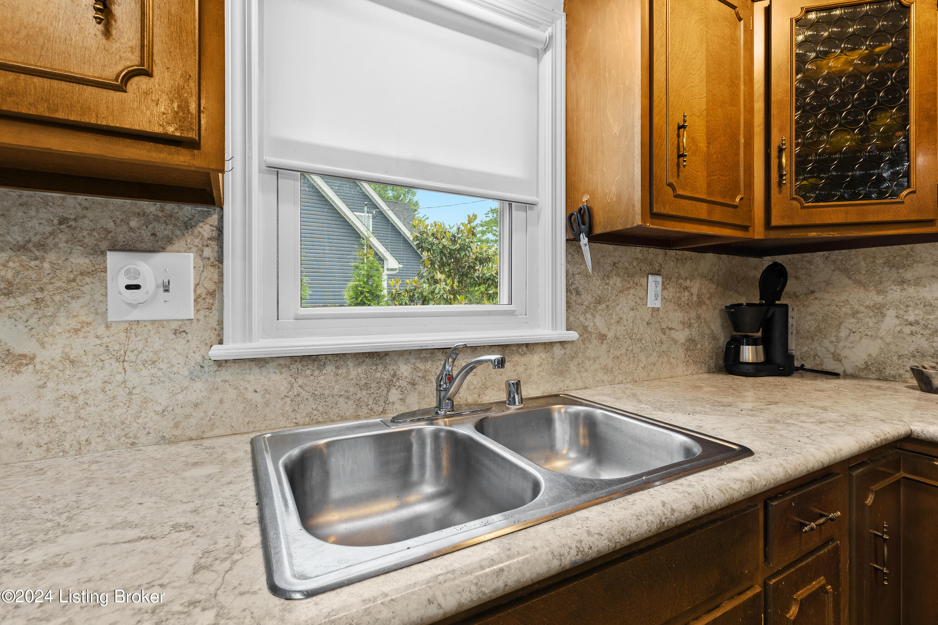 1216 Abbeywood Rd