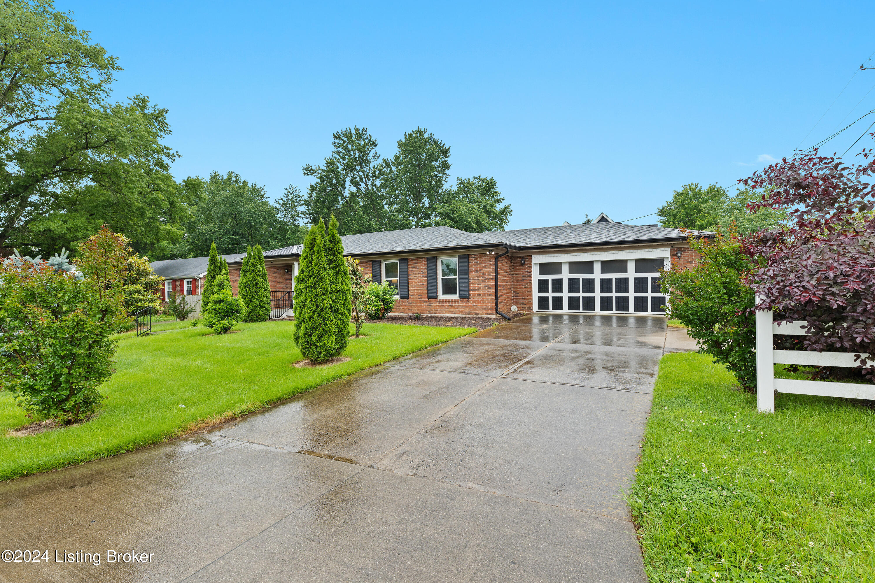 1216 Abbeywood Rd